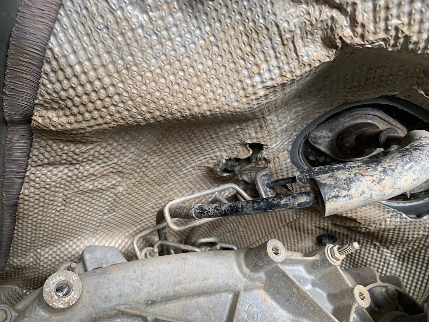 Jeep Wrangler JL Center console rattle noises 810801F5-B40D-4508-95D8-53DF2D2EAD61