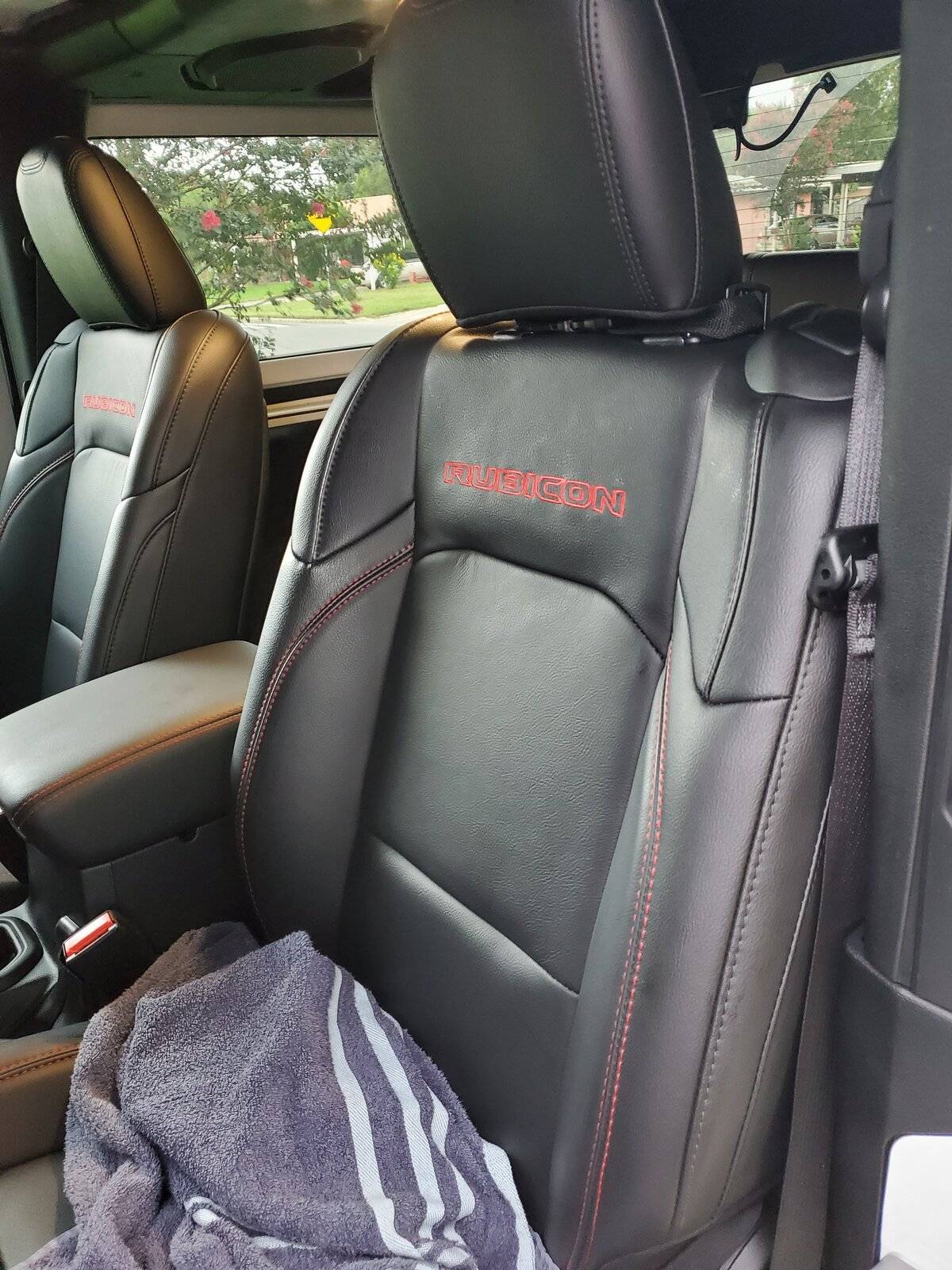 Jeep Wrangler JL Driver's seat stuck folded forward 20210719_183117