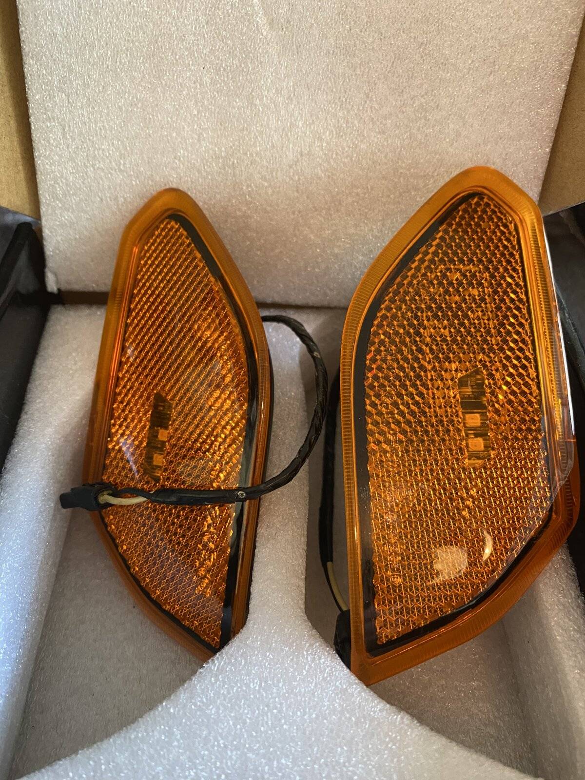 Jeep Wrangler JL OEM LED Front Side Marker Lights BED44C7D-2073-4B0B-8F82-1A12B99B382C