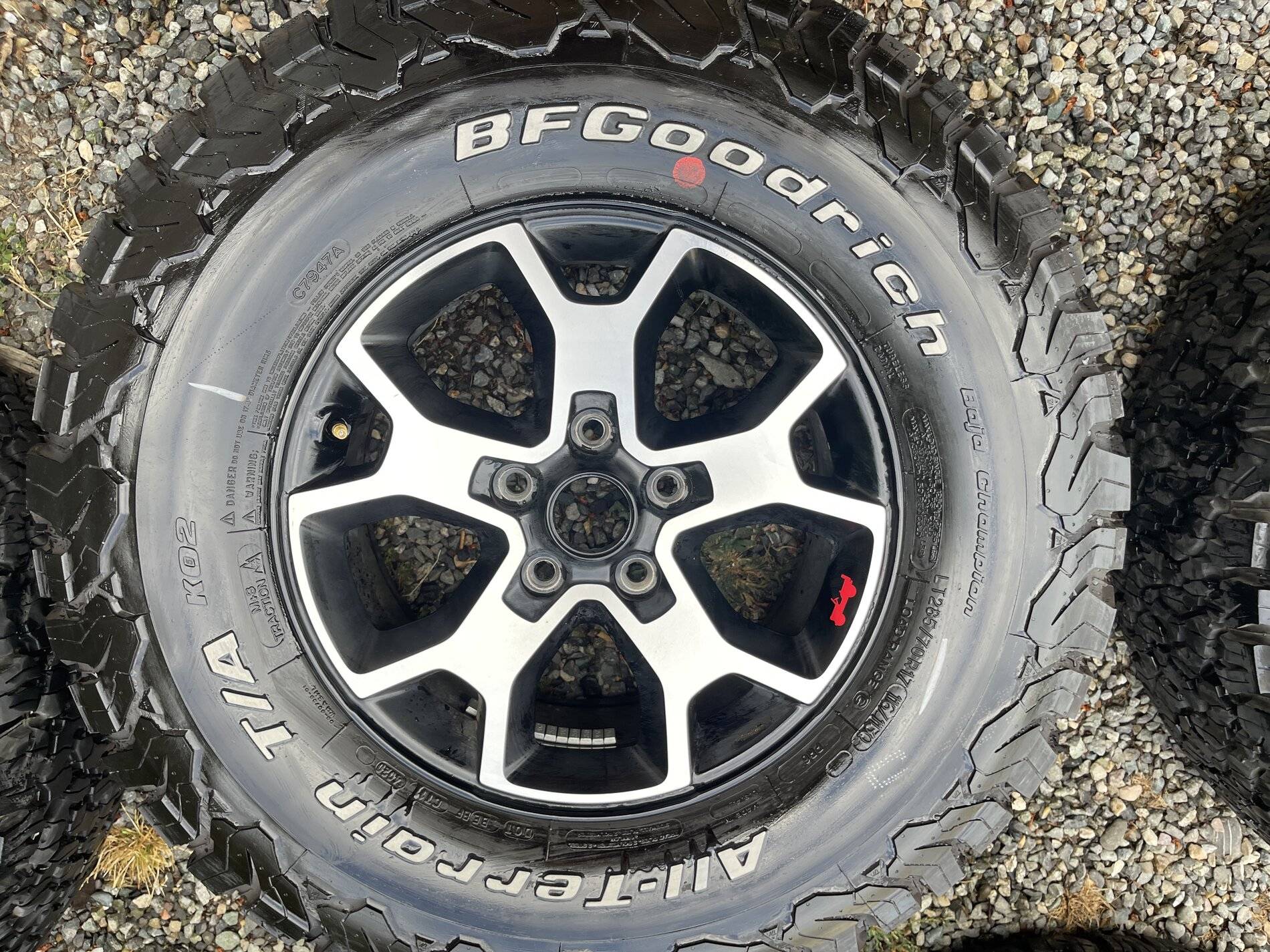 Jeep Wrangler JL Rubicon wheels and BFG tires 20210723_145551283_iOS