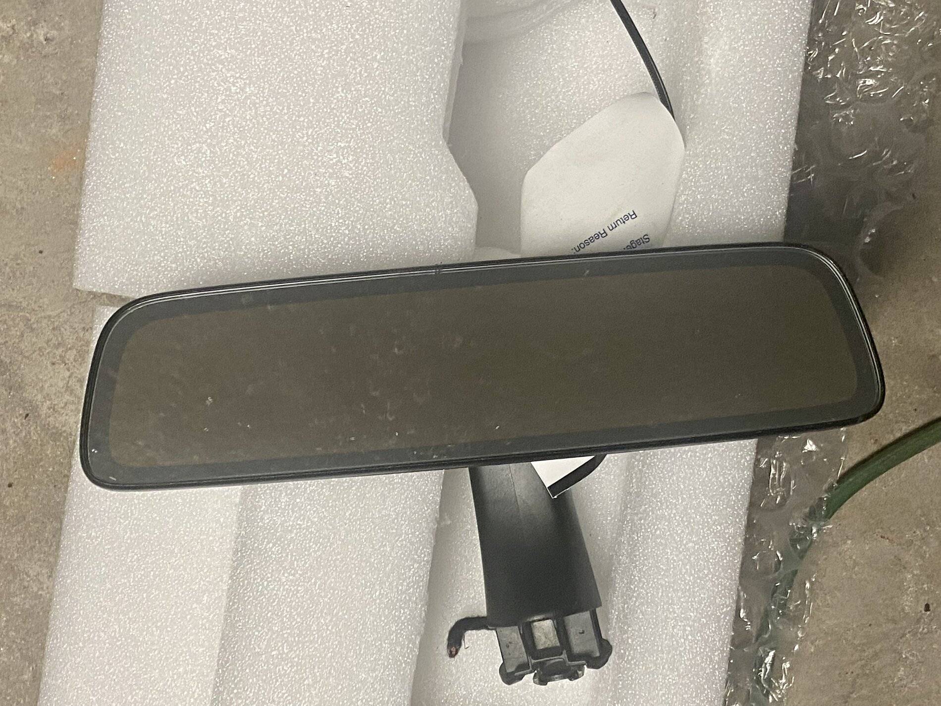 Jeep Wrangler JL OEM Auto Dimming Rearview Mirror IMG_7692