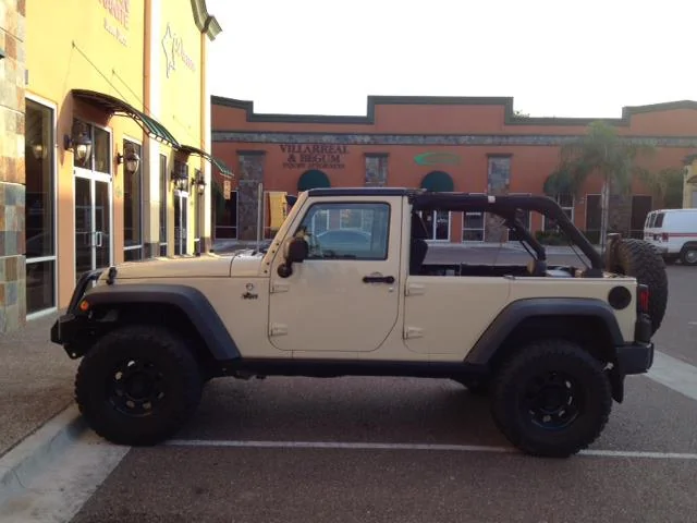 Jeep Wrangler JL JEEP SMOKES BRONCO! Bye ? Bye! 190043_474210052657519_755407208_n-jpg