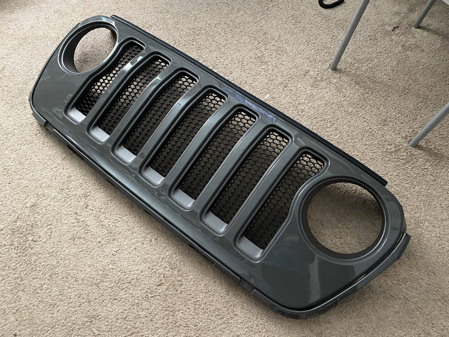 Jeep Wrangler JL Sting Gray Grille IMG_9344