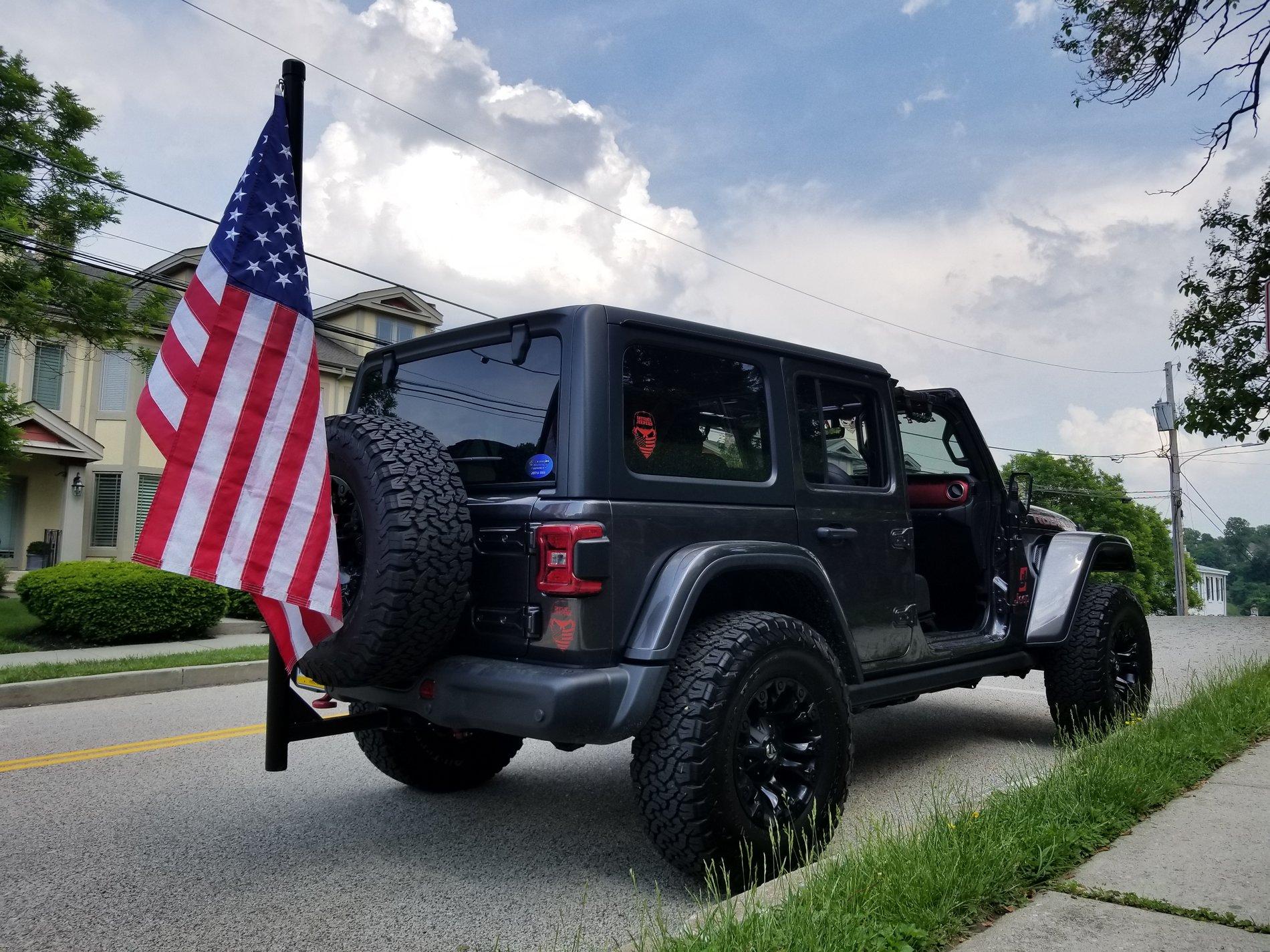 Jeep Wrangler JL Memorial Day Jeeps - Flags!! 20180526_155144