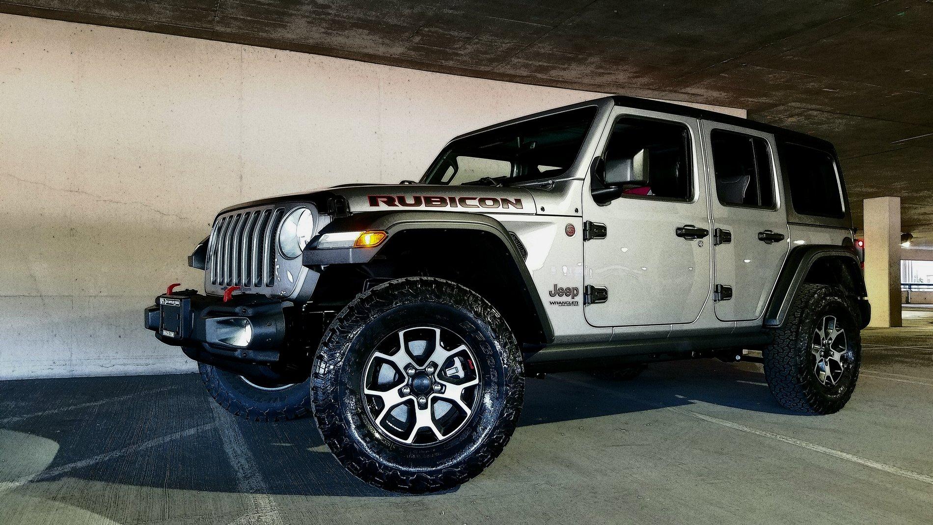 Jeep Wrangler JL Random extra bolt hole on front bumper? 20180528_183933