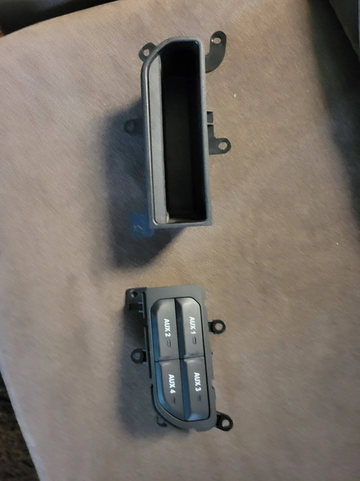 Jeep Wrangler JL Mopar Aux switch bank black 20210731_182604