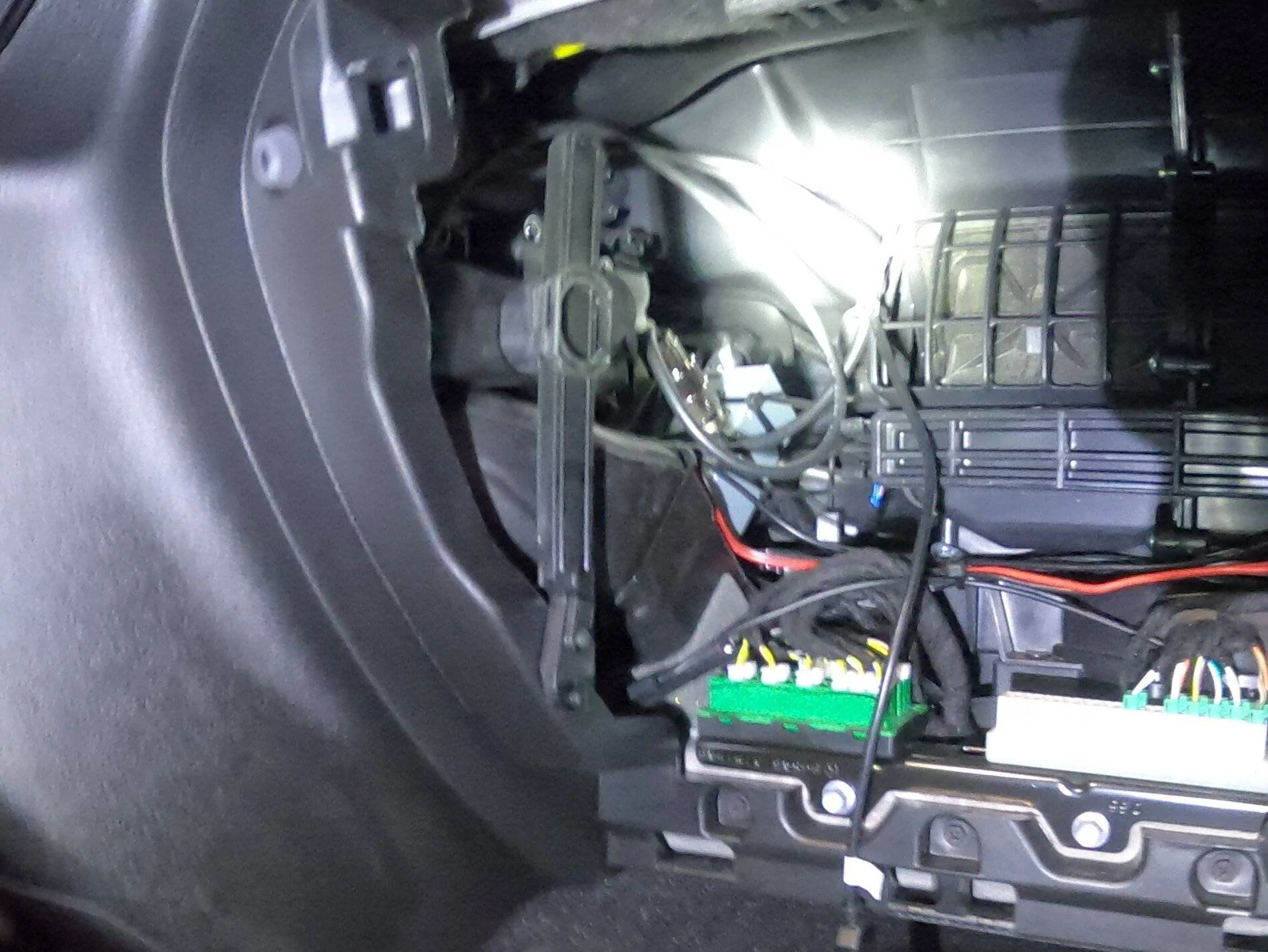Jeep Wrangler JL Cobra 75 Control Box Mounting Details GOPR0184