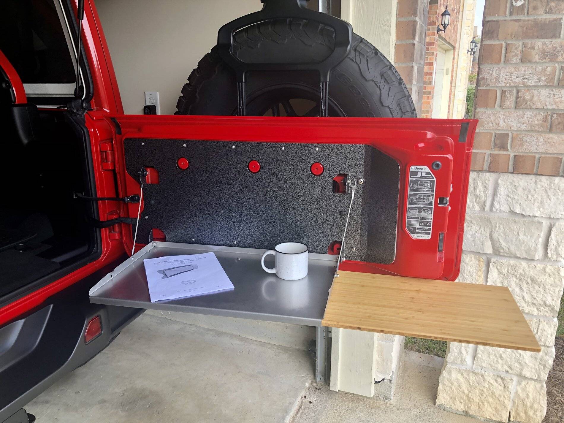 Jeep Wrangler JL Where to find tailgate inner plastic panel part? E61142C0-689D-4917-891A-2B941D410996