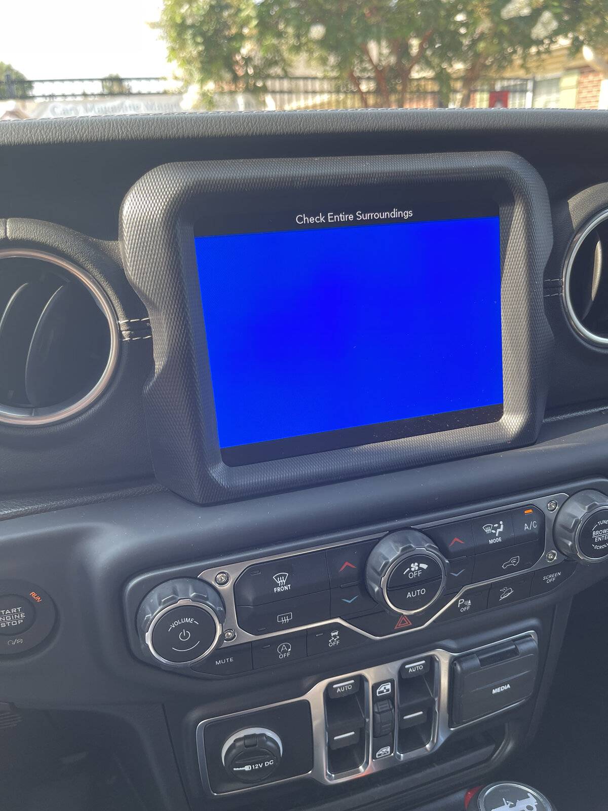 Jeep Wrangler JL Wrangler Headunit/screen issue… 8F6FE191-84F5-4D18-A9E4-7240CCC62A0B