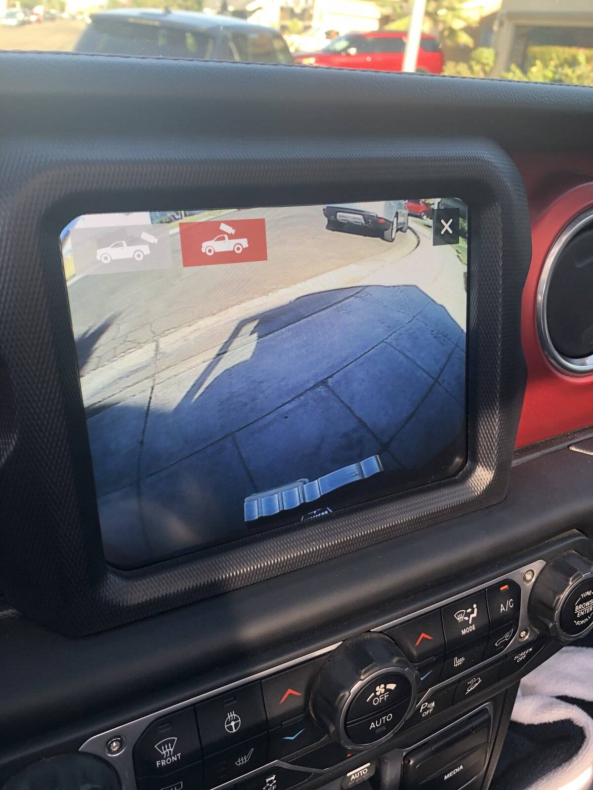 Jeep Wrangler JL Uconnect 8.4 Screen Delamination 1336A3EC-E9BC-4CEC-982A-86DA39F7CD36