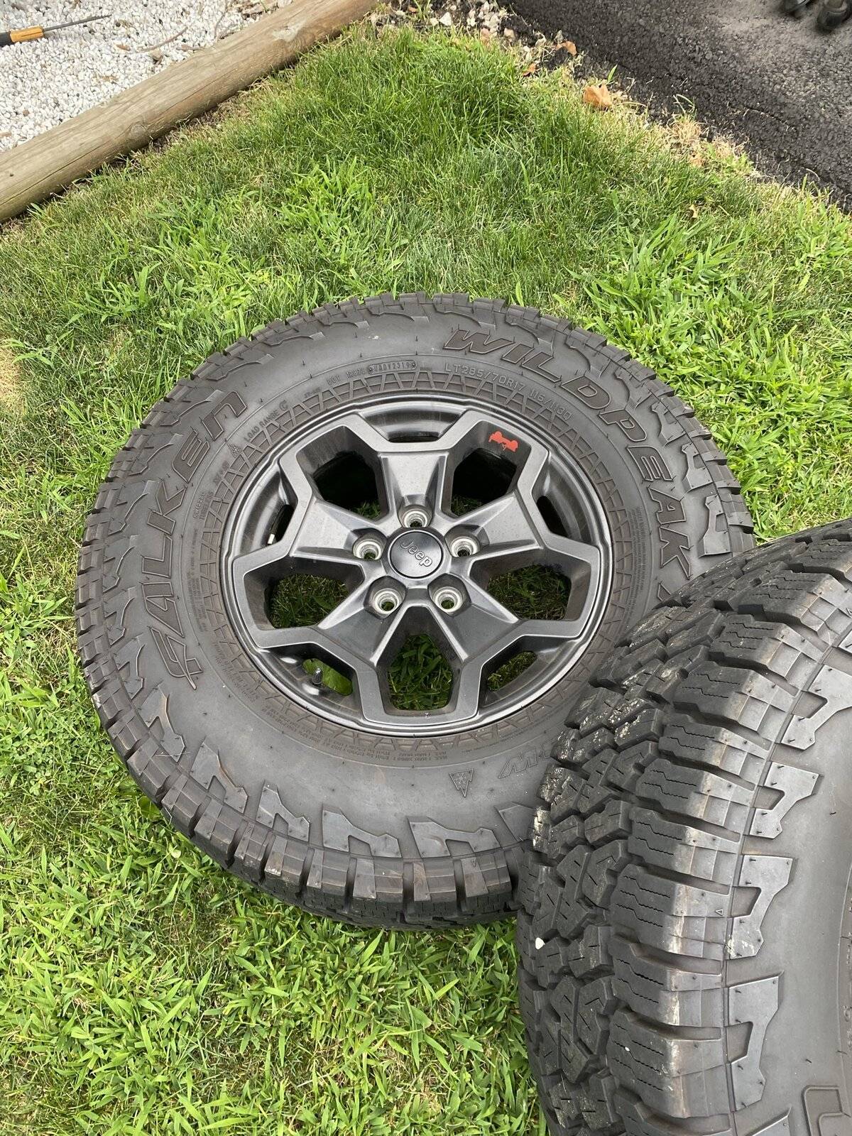Jeep Wrangler JL JT Launch edition plus TPMS 6497F7A6-8BB1-41FD-921C-48225D2FA8B8