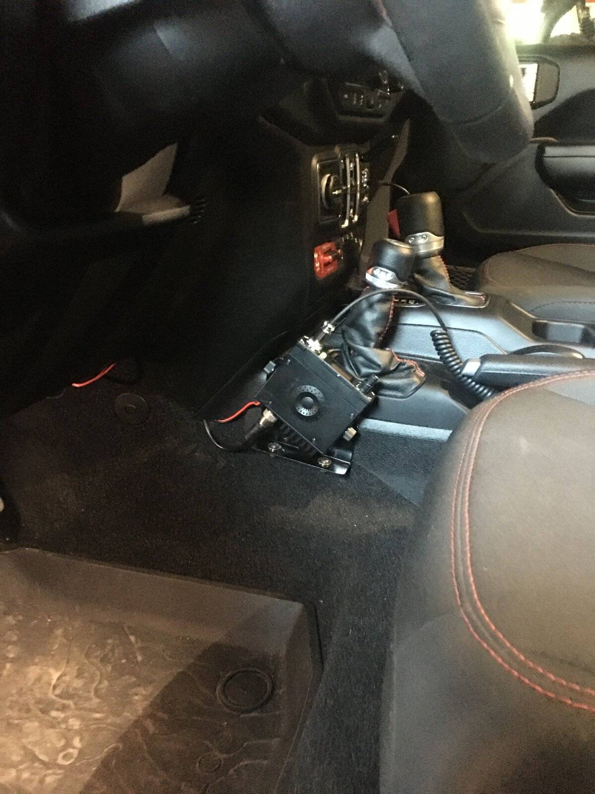 Jeep Wrangler JL Interior CB mount 03AE2A88-0FEE-403F-A8A3-20104DABA6C0