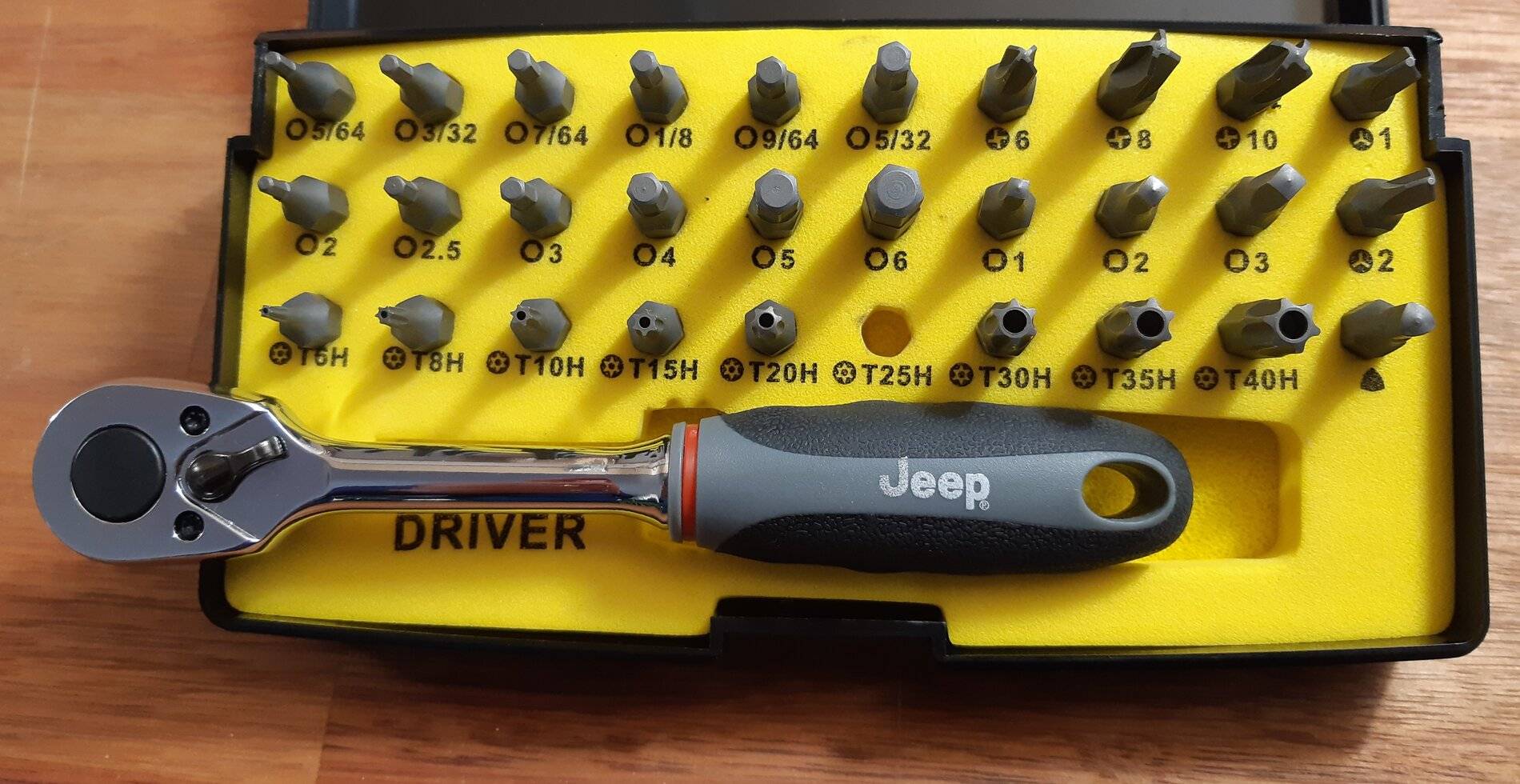 Jeep Wrangler JL What is the correct tool to undo this screw? 2