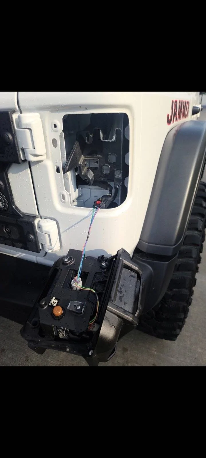 Jeep Wrangler JL STOLEN TAIL LIGHT Screenshot_20210807-195625_Gallery