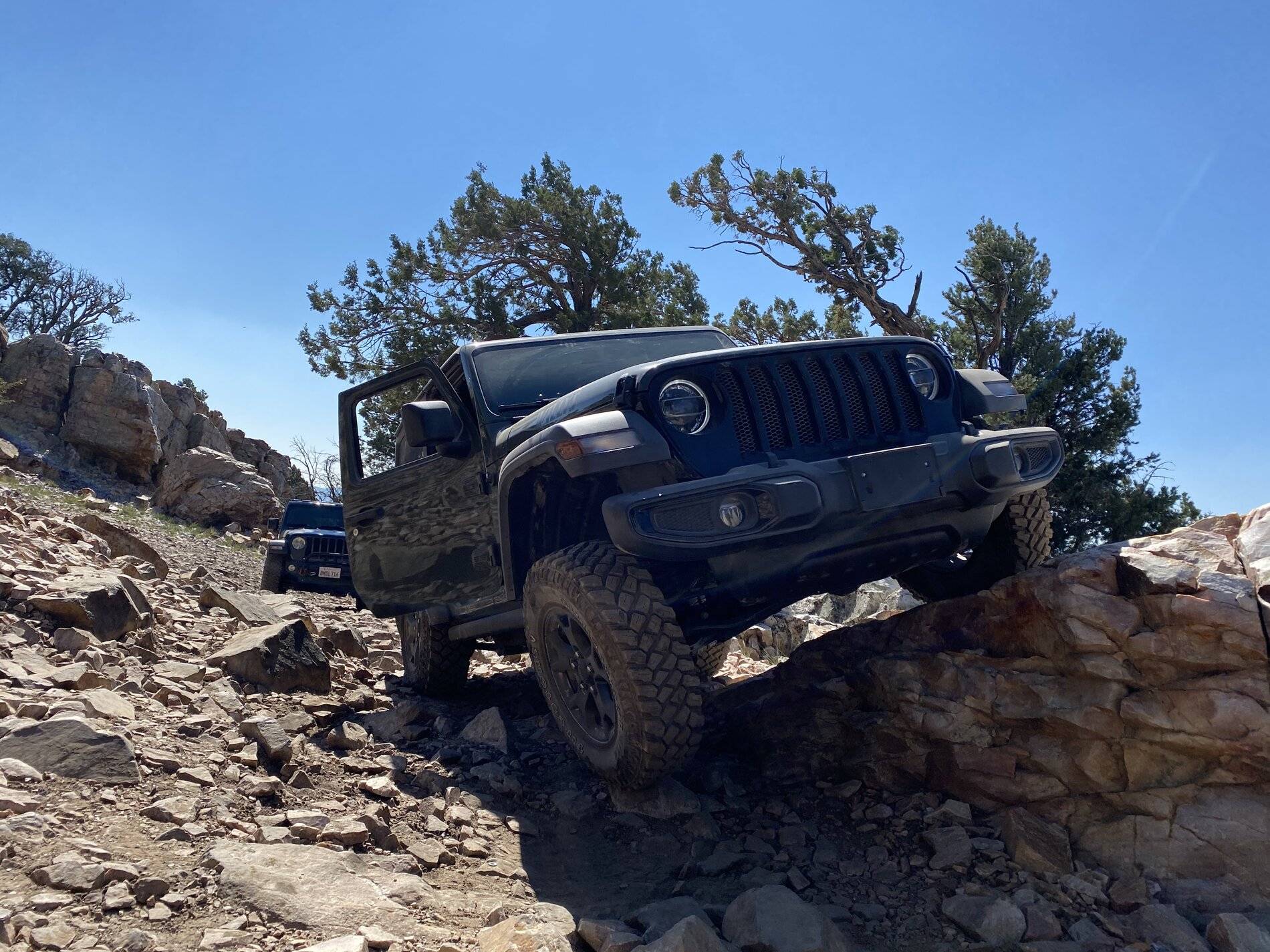 Jeep Wrangler JL Big Bear offroading A2D1A550-8F0B-4F30-A92F-CEAEAA55C550