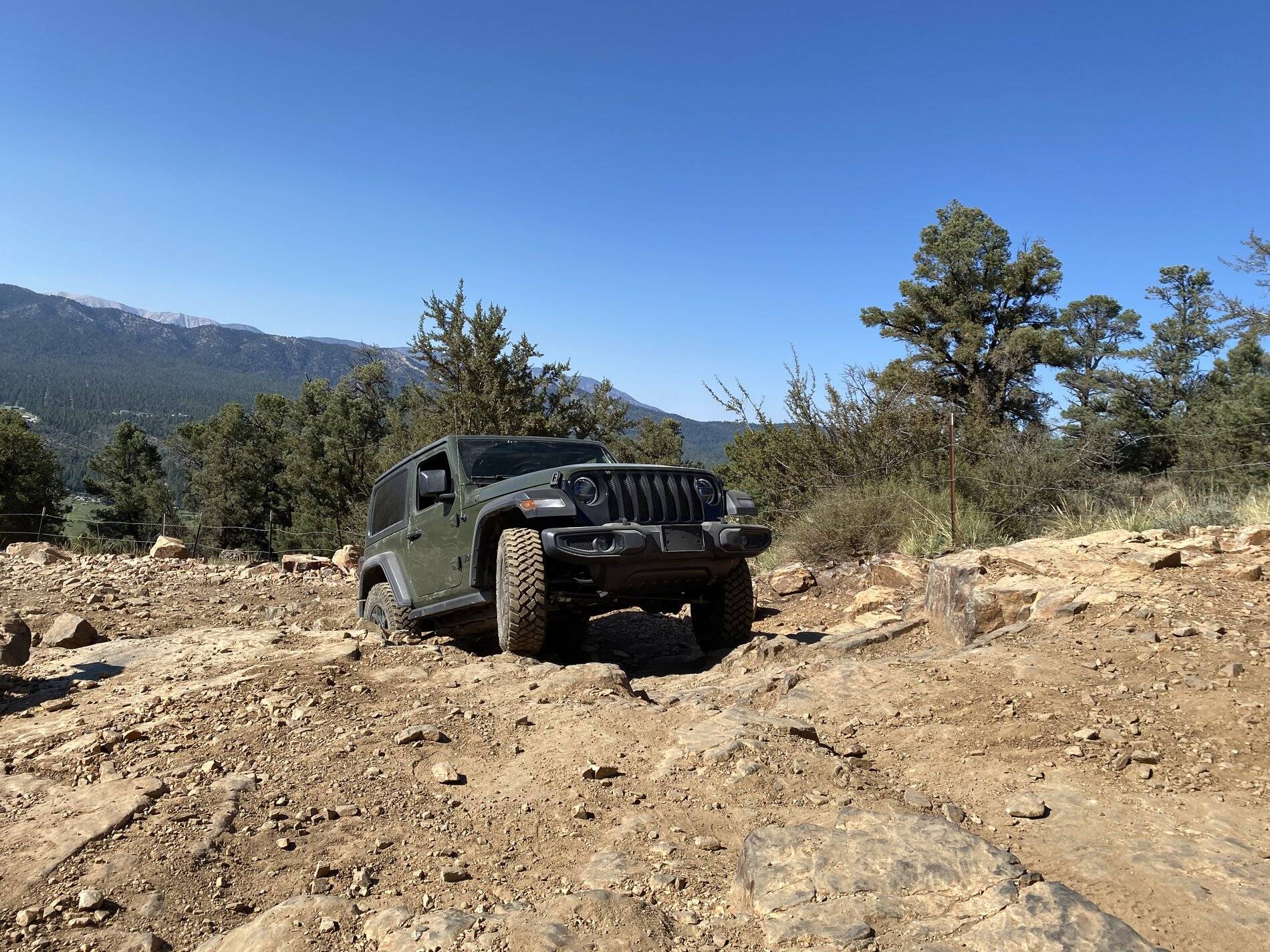 Jeep Wrangler JL Big Bear offroading D87DF6C2-9E61-4071-8081-CD0F746F5CE6