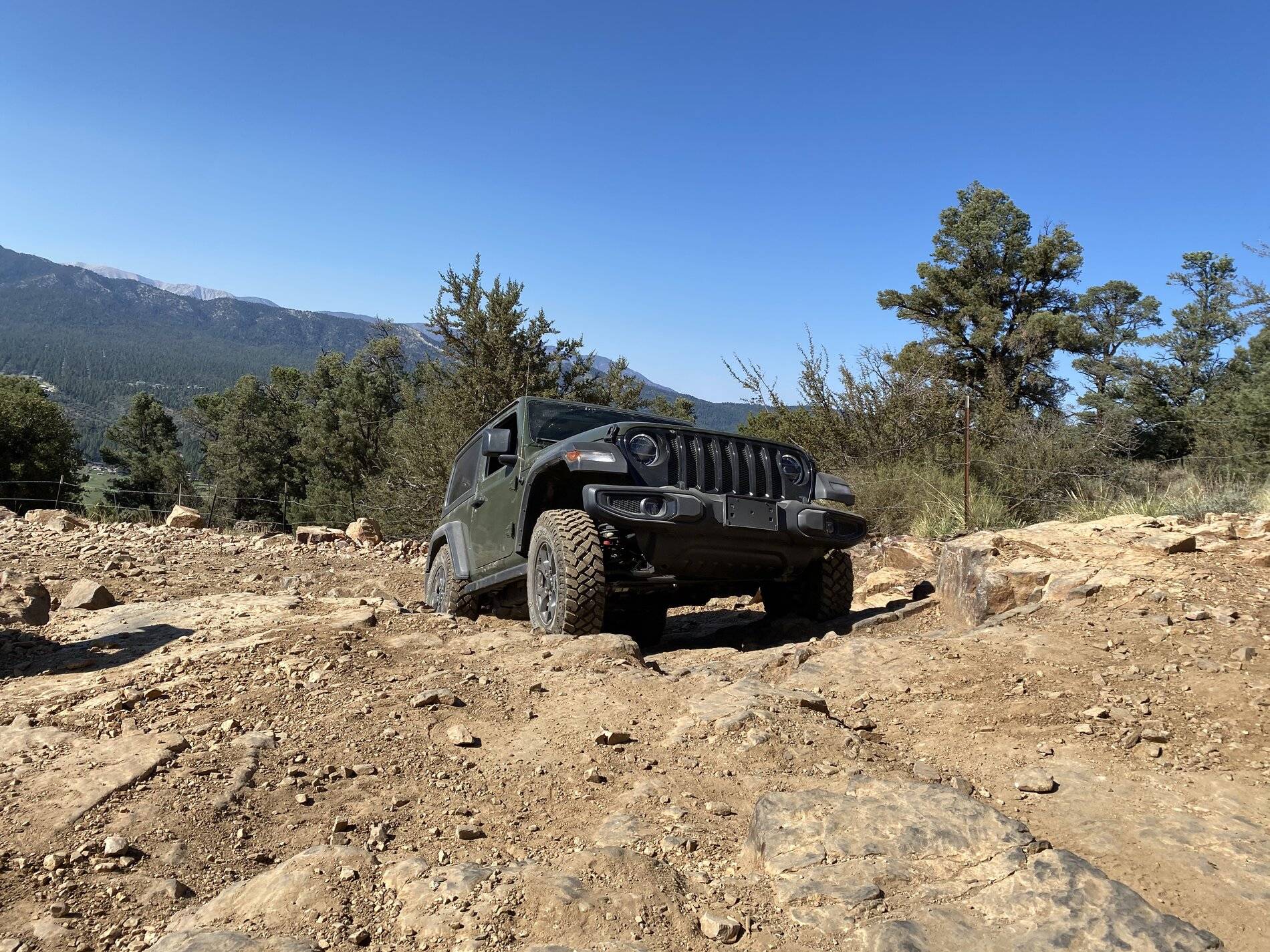 Jeep Wrangler JL Big Bear offroading BD6A5408-DD78-42B9-908F-DD019A535FA3