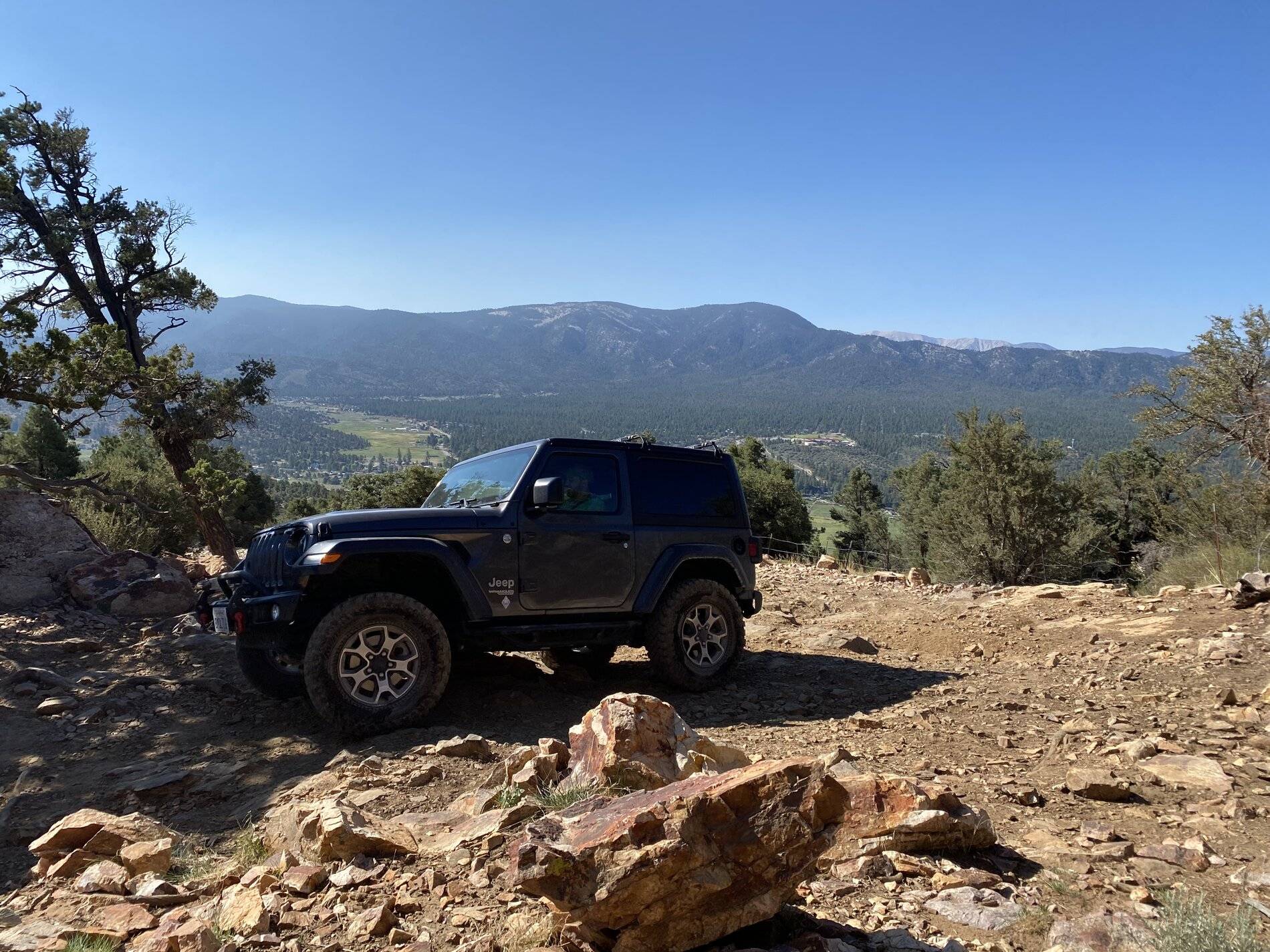 Jeep Wrangler JL Big Bear offroading E0A9DC90-750C-4D04-98FB-FED1E318C4B4
