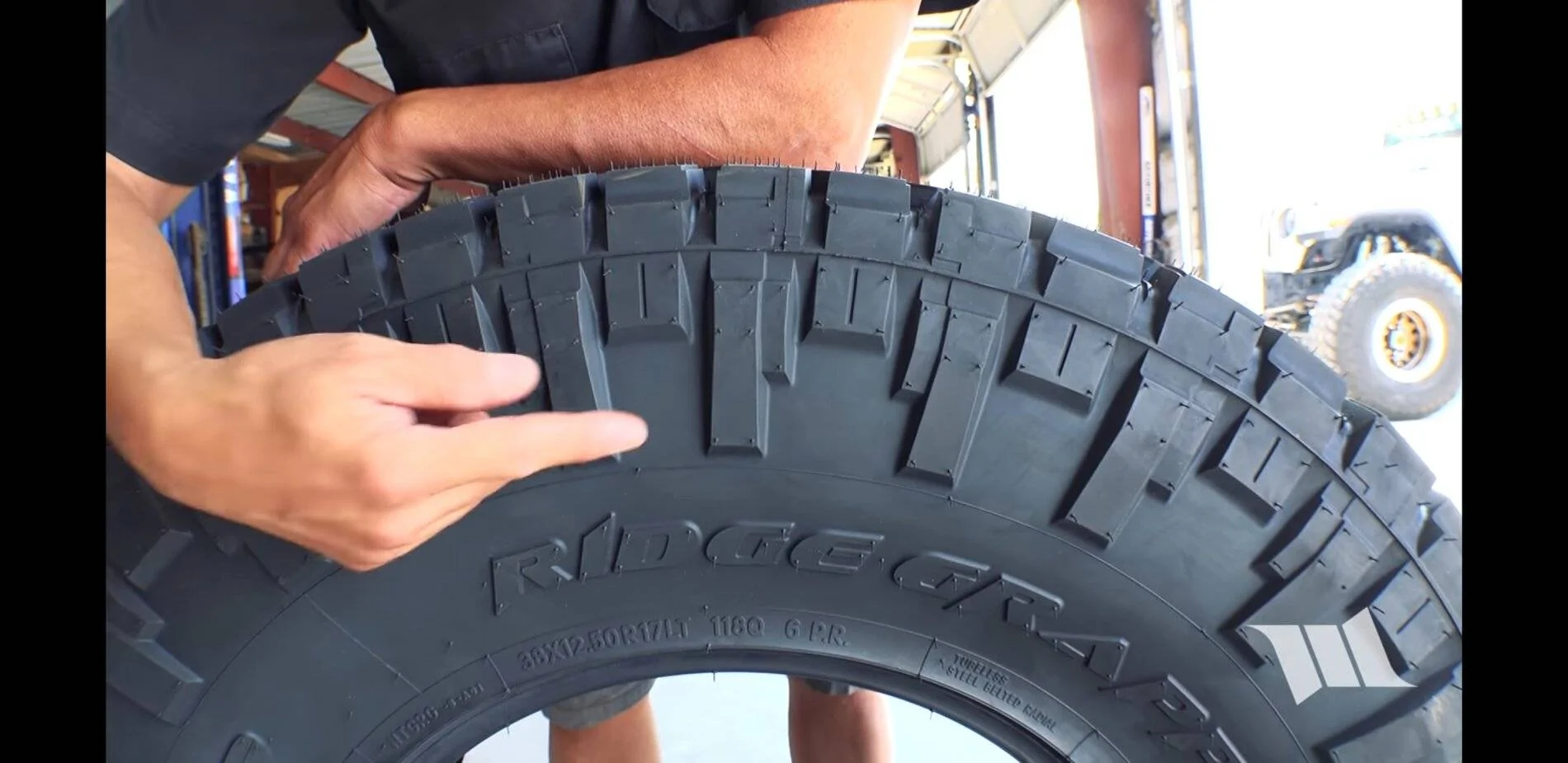 Jeep Wrangler JL NItto 38.12.50R17 Screenshot_20210812-102144_YouTu