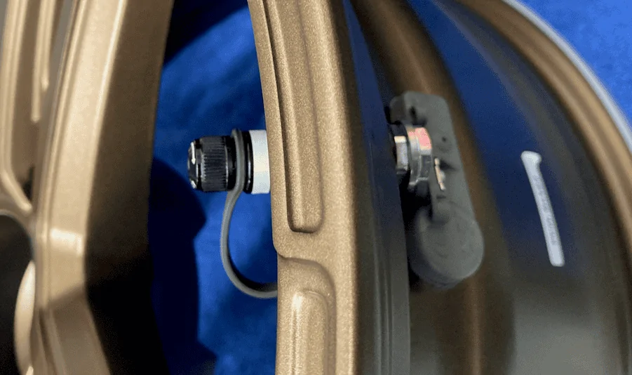 Jeep Wrangler JL Apex precision valve stems? Rapid deflating. 1628792742274