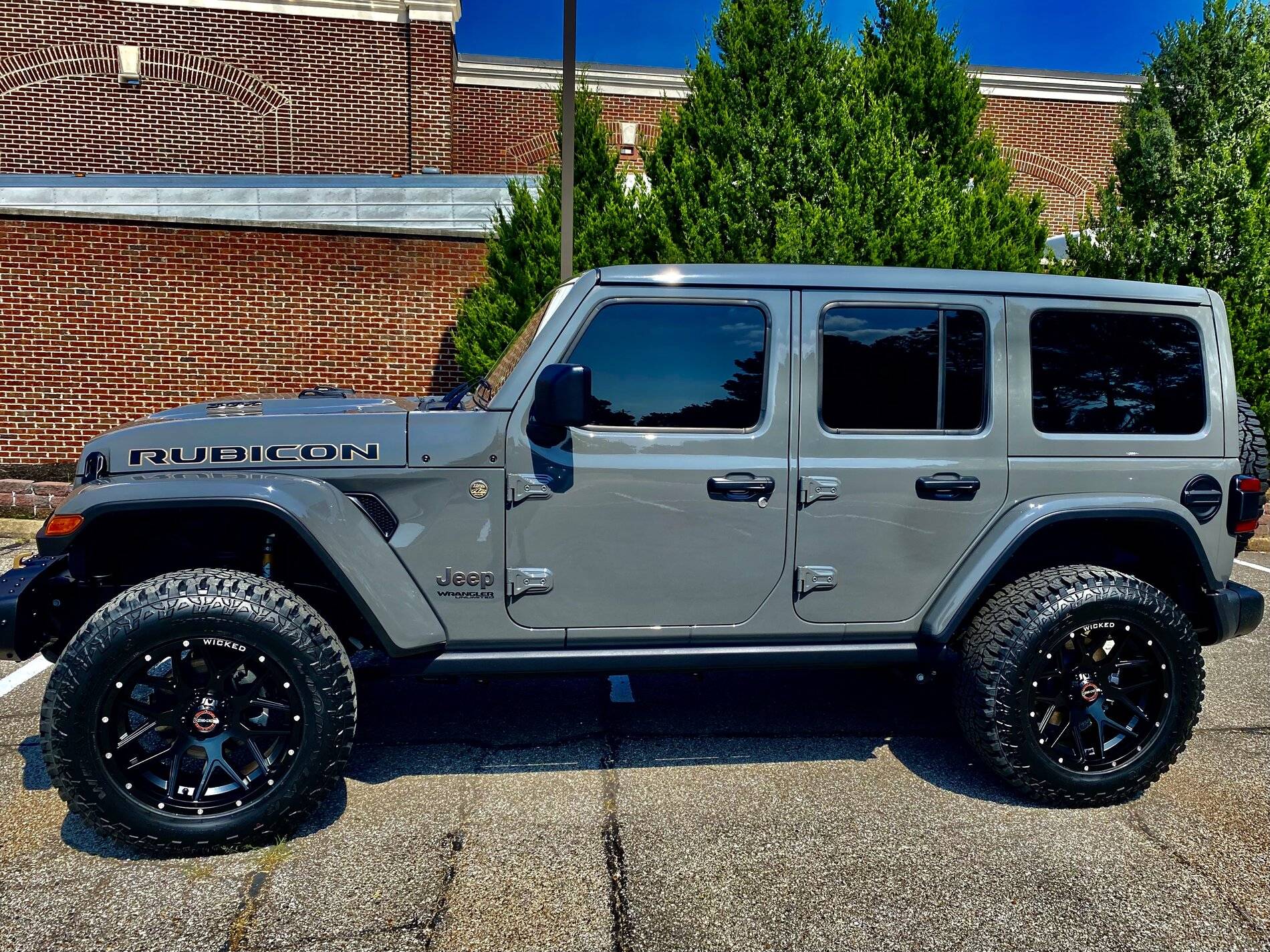 Jeep Wrangler JL Height with 35s and Stock 684DF389-BBF1-4F47-86F1-95E083C45174