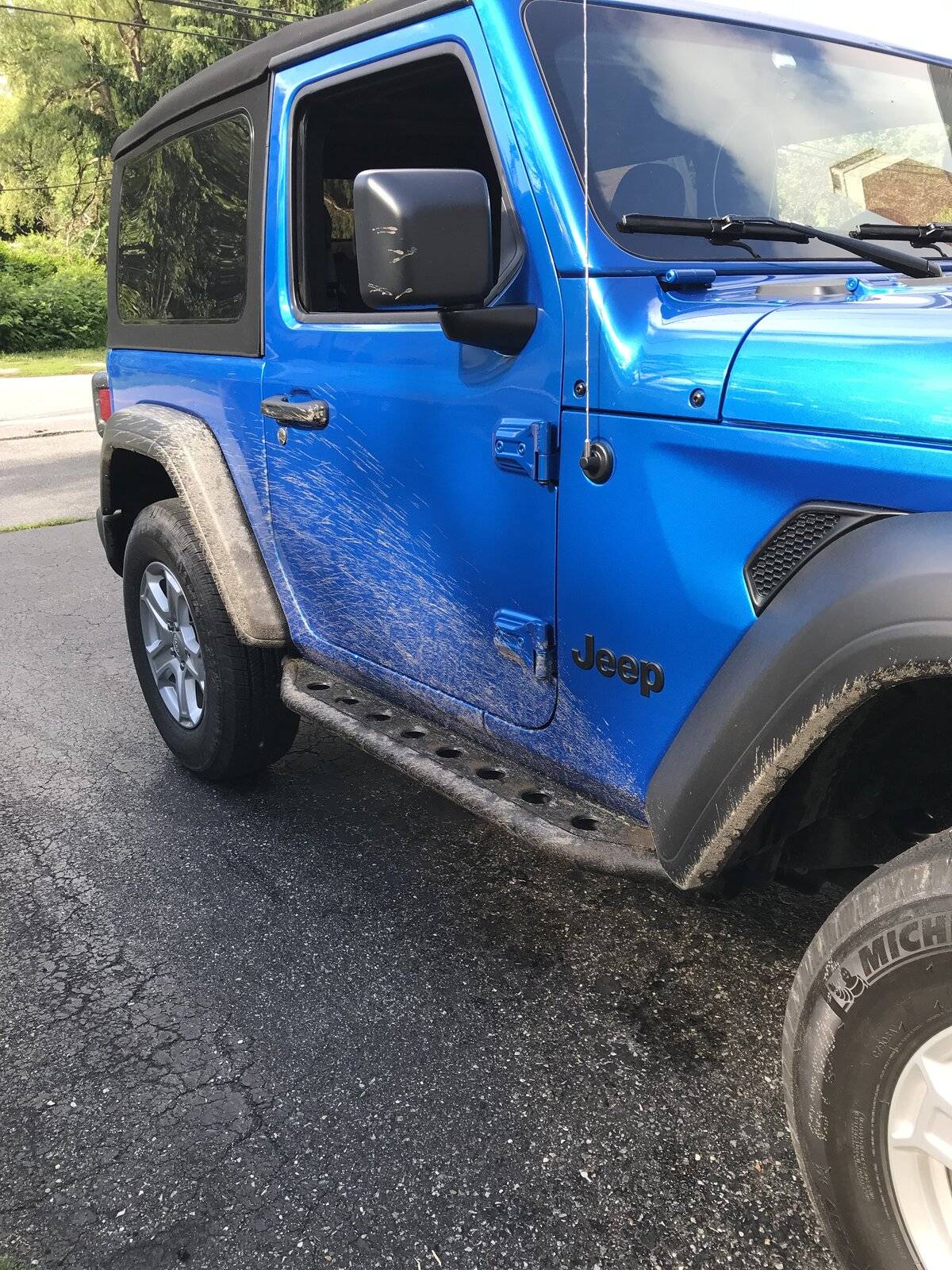 Jeep Wrangler JL Jeep Emblem Location 83B38C32-FDCF-471C-B35D-DB1DA2333CE2