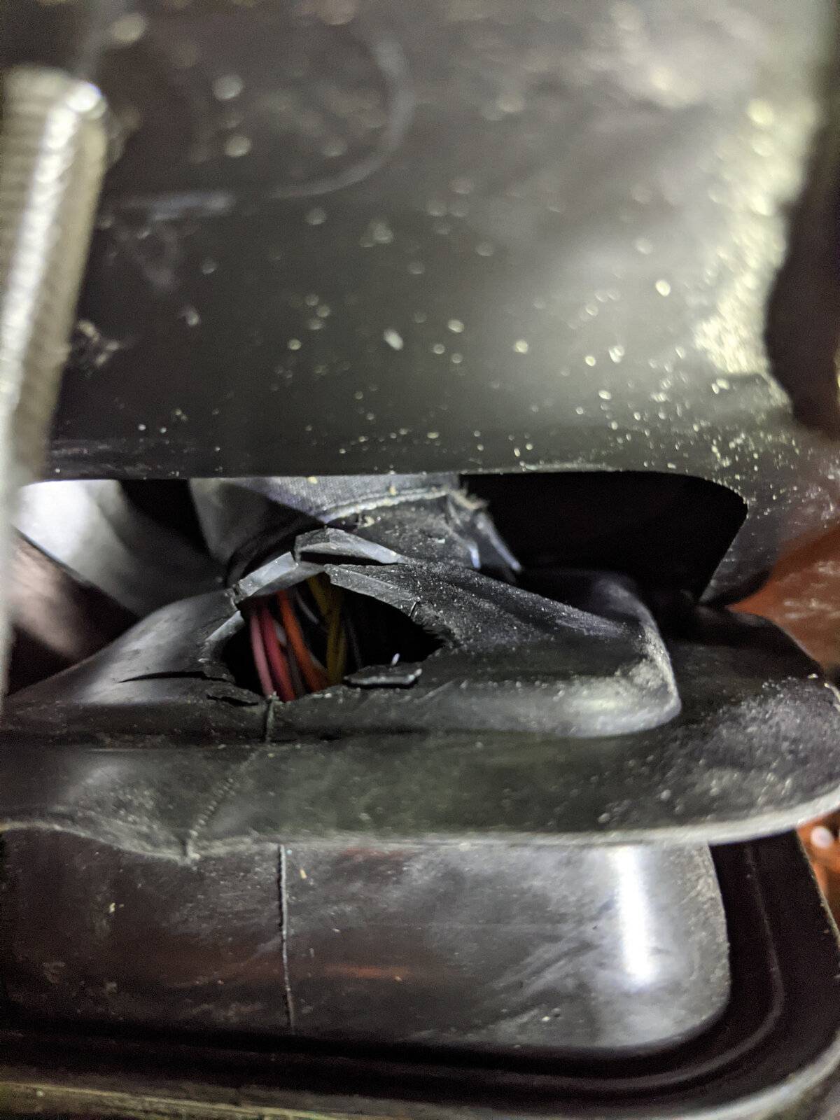 Jeep Wrangler JL AUX switches -  stuck passing through firewall. PXL_20210813_171031530