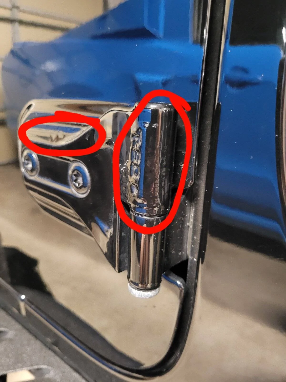 Jeep Wrangler JL Bubbles in Paint at Door Hinges 20210815_175028