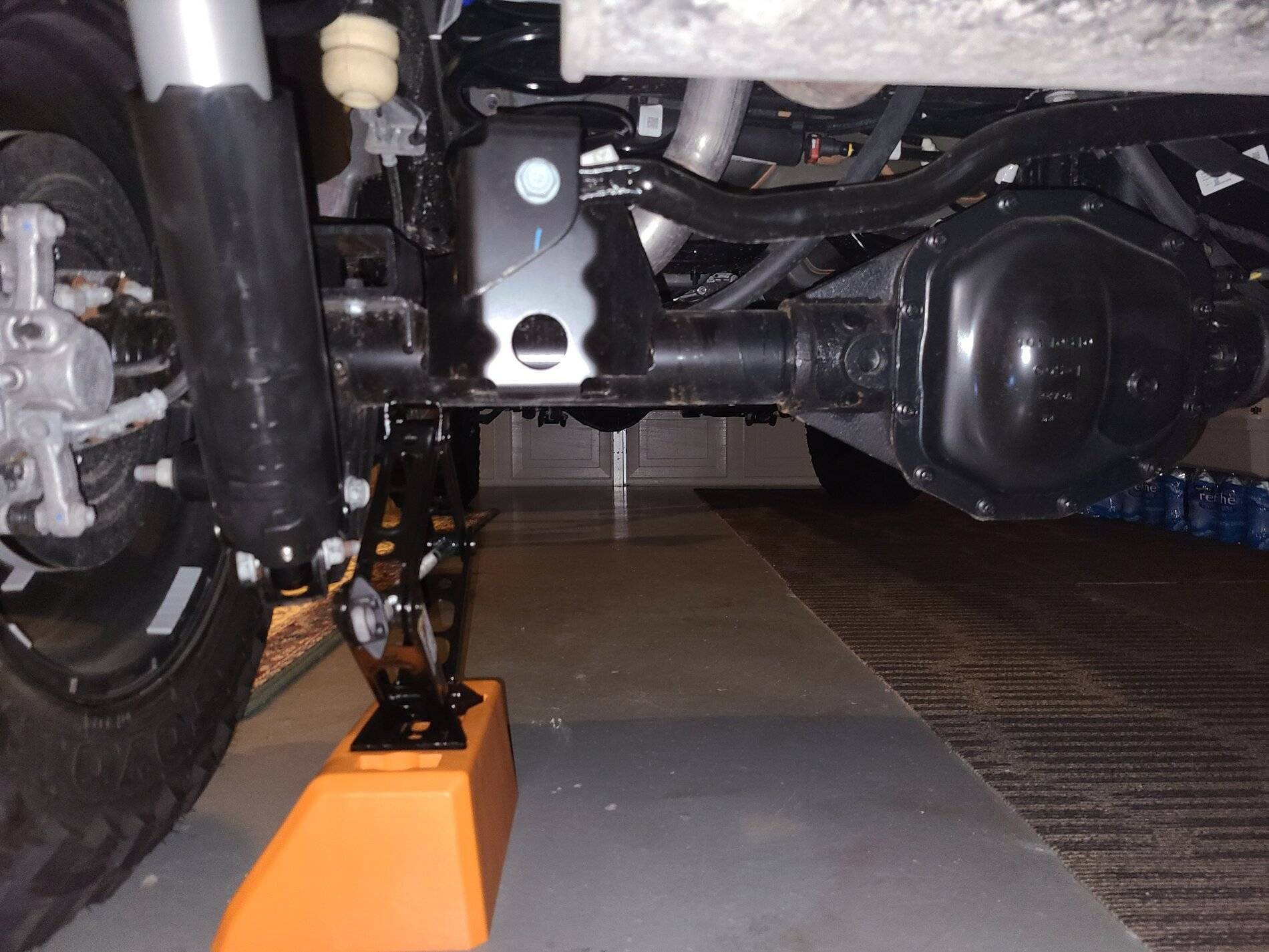 Jeep Wrangler JL Floor jack point for tire rotation? 20210816_100103