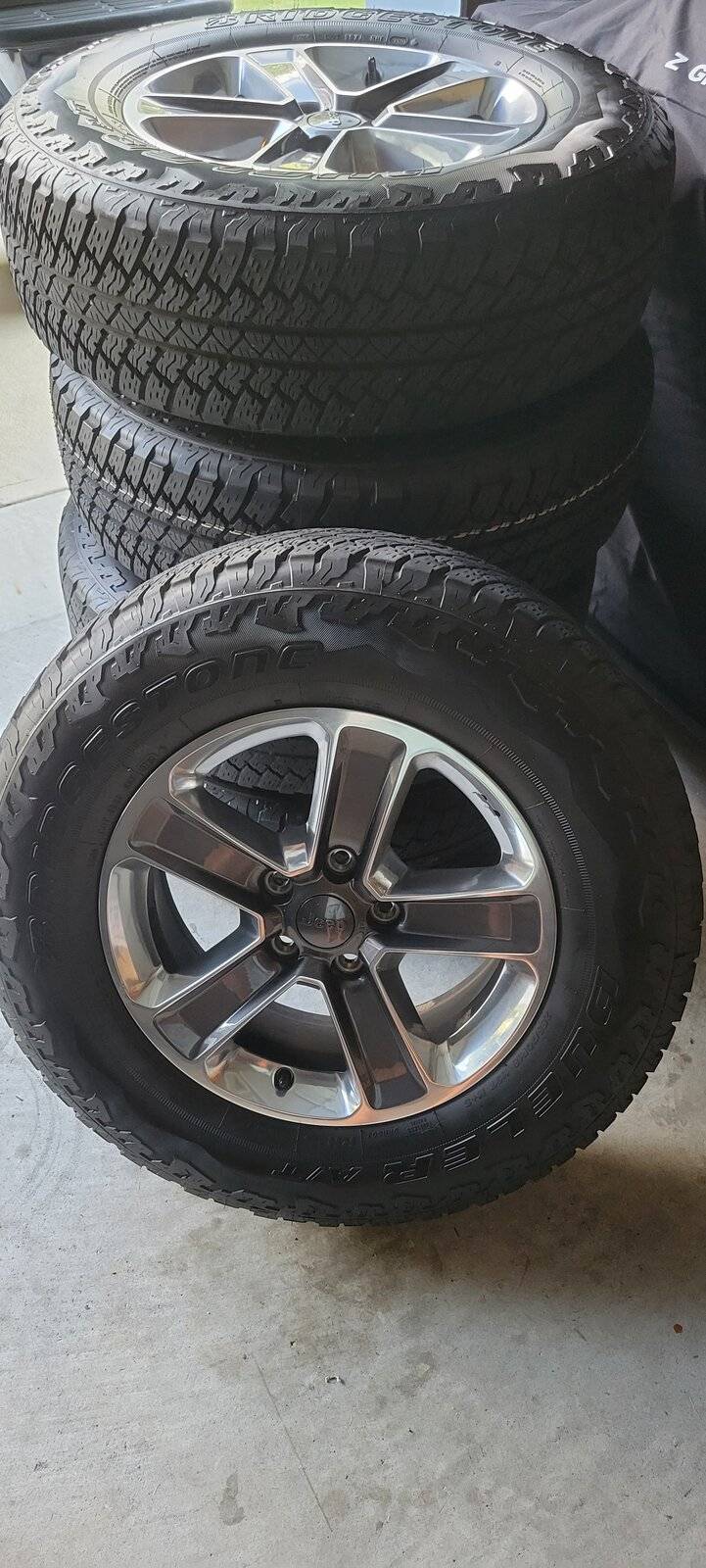 Jeep Wrangler JL 2020 Sahara wheels/tires 20210801_182738