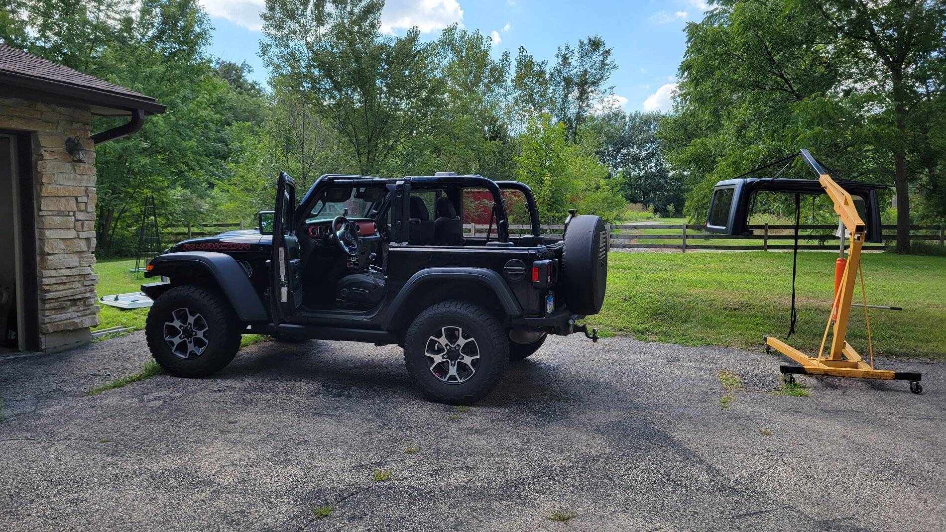 Jeep Wrangler JL Hardtop removal / hoist using cherry picker 20210816_150332
