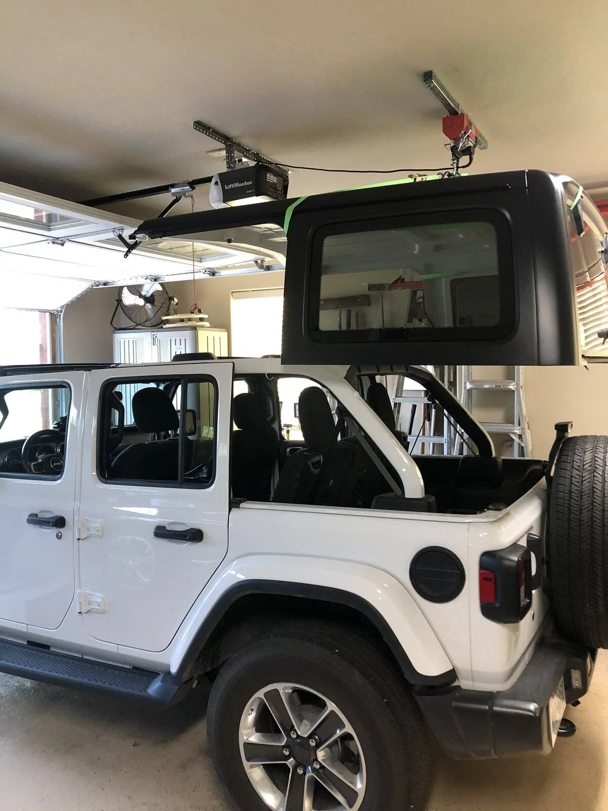 Jeep Wrangler JL Taking the top off by myself 008BBE96-762D-434C-AD04-02E99D8C7D9B