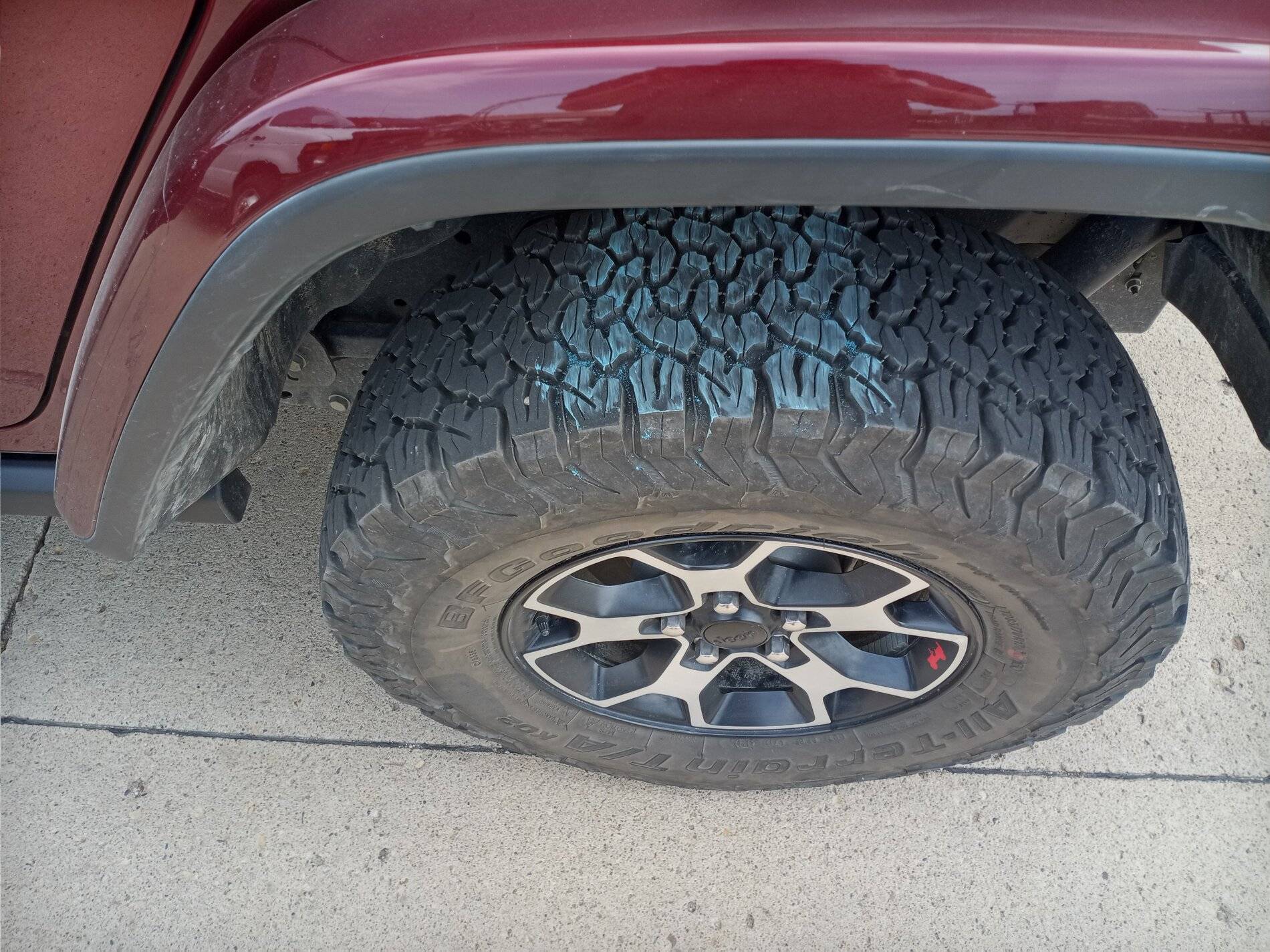 Jeep Wrangler JL Tire Pressure / Stock Wheels & Tires T2