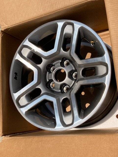 Jeep Wrangler JL Mopar Wheels IMG_3934.JPG