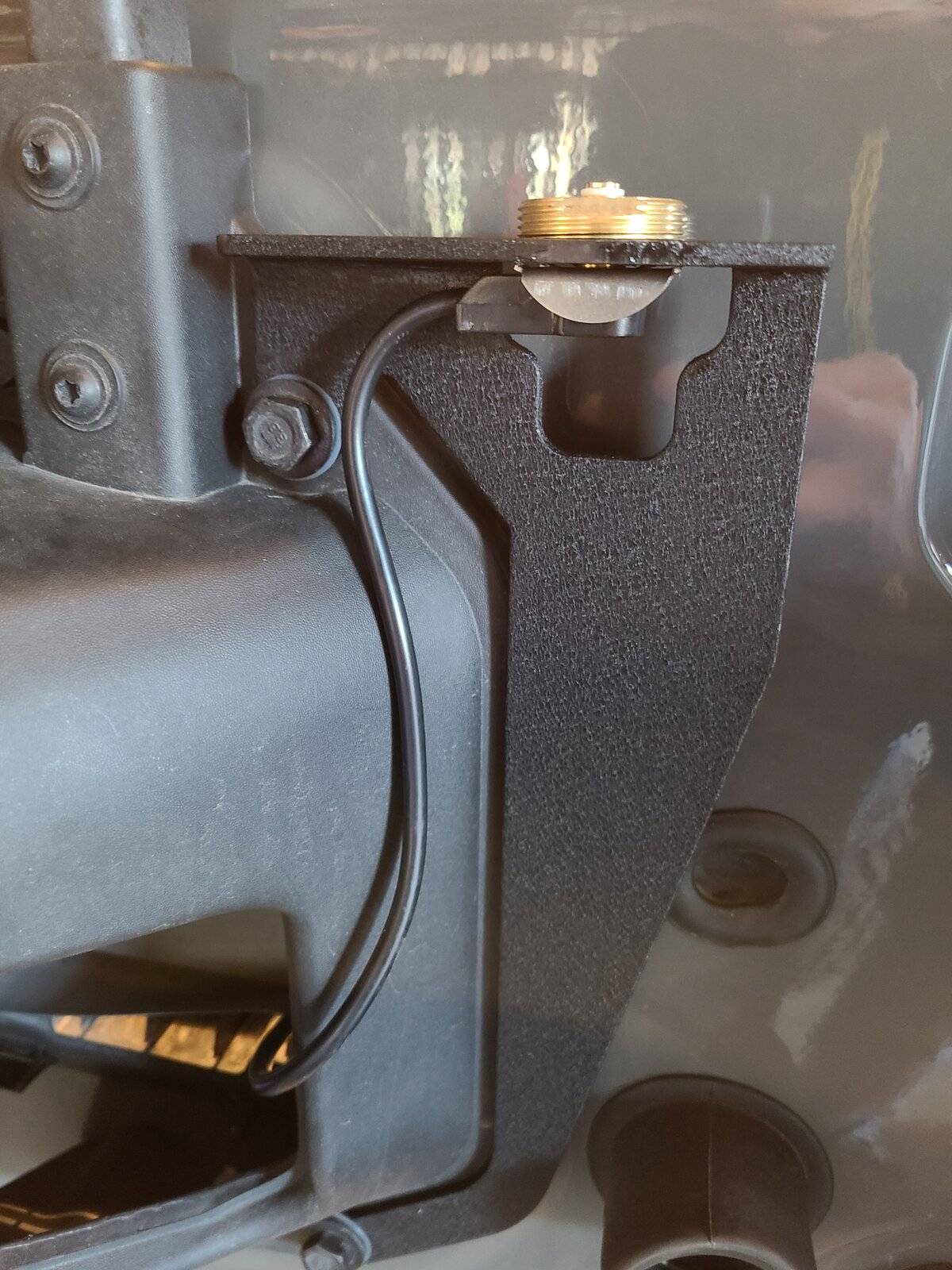 Jeep Wrangler JL GMRS antenna mounting 20210130_151850