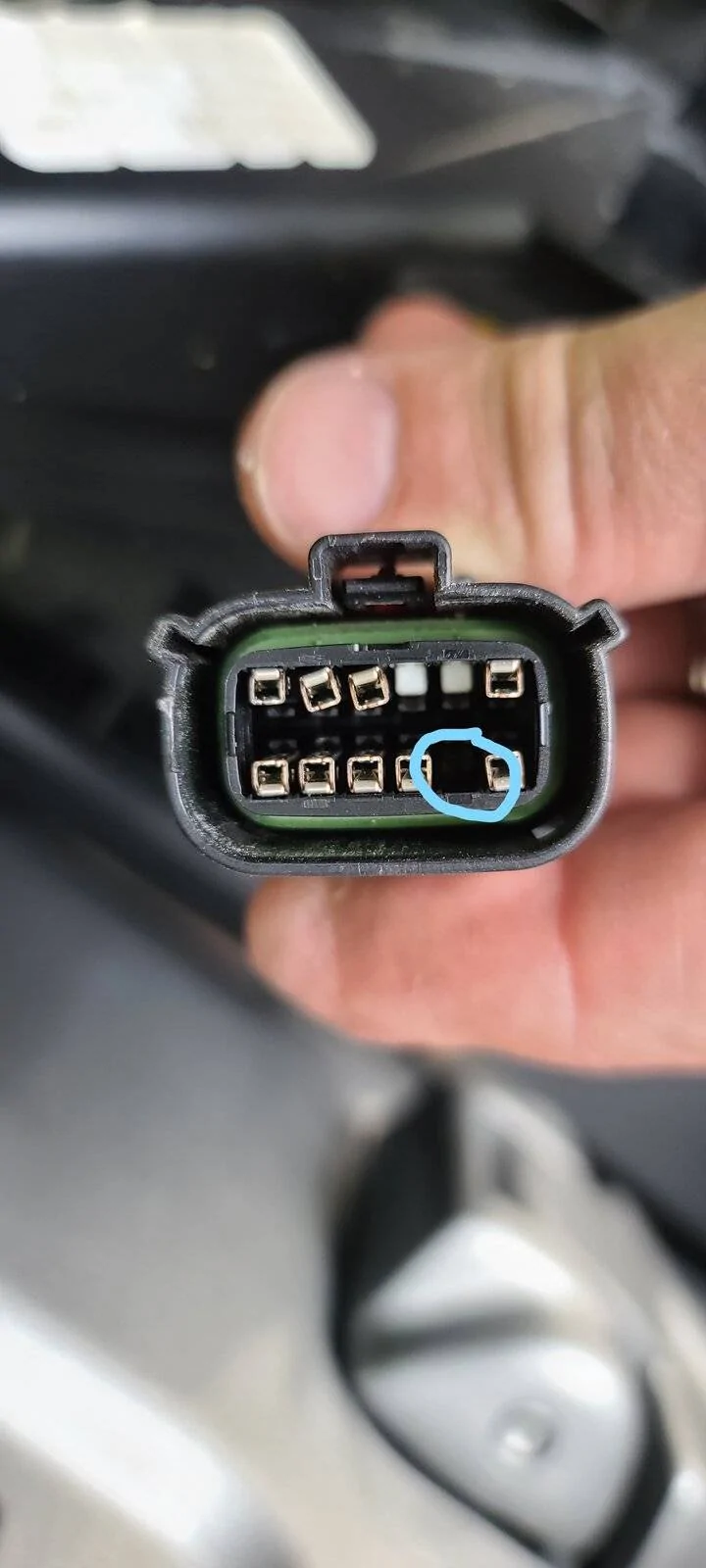 Jeep Wrangler JL JLUR battery flatlining when flat towing pin_removed