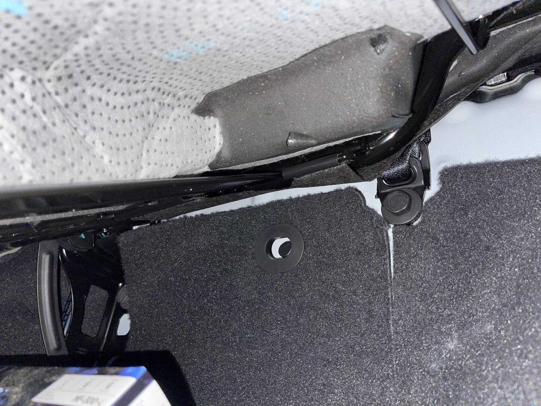Jeep Wrangler JL WTF? Missing carpet from factory? EB2B1D4D-720A-4F44-A08F-1DD52E2FA961