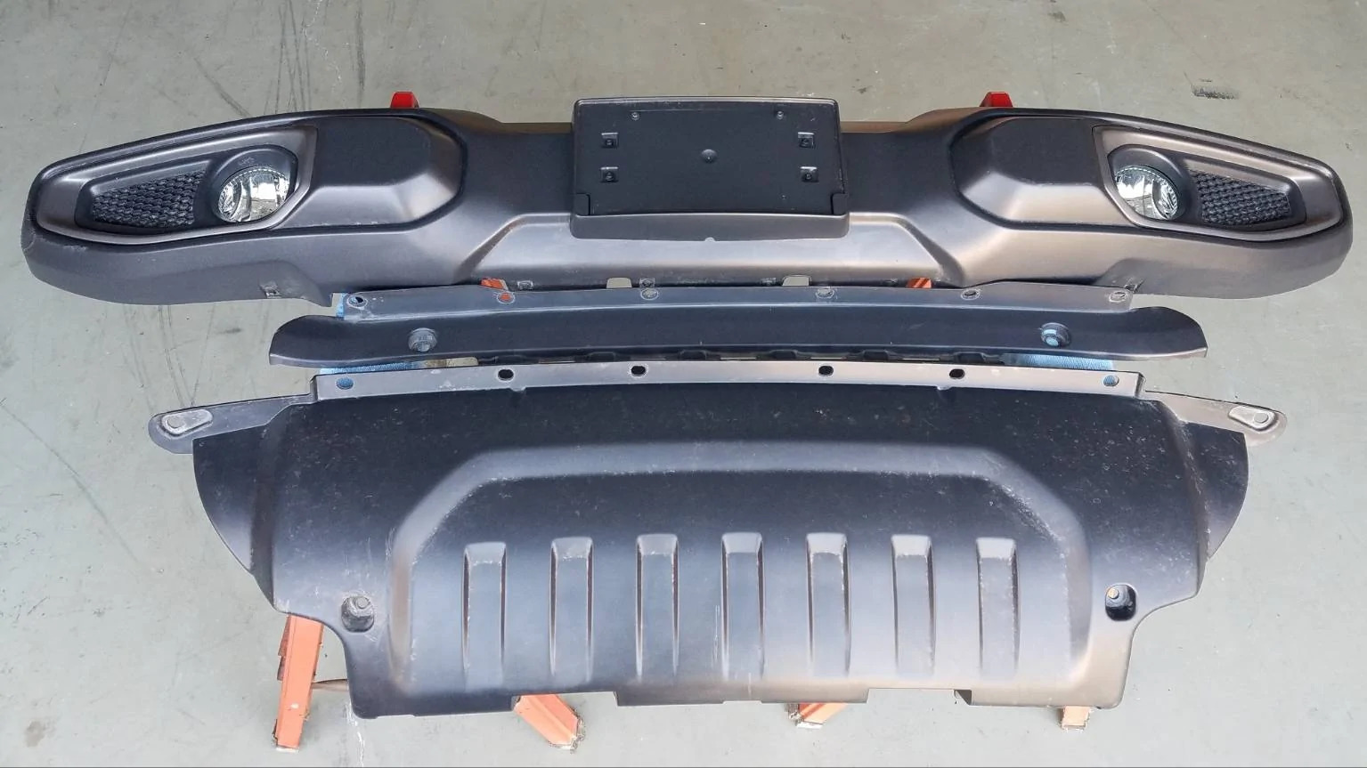 Jeep Wrangler JL Rubicon Front Plastic Bumper 20210821_165550