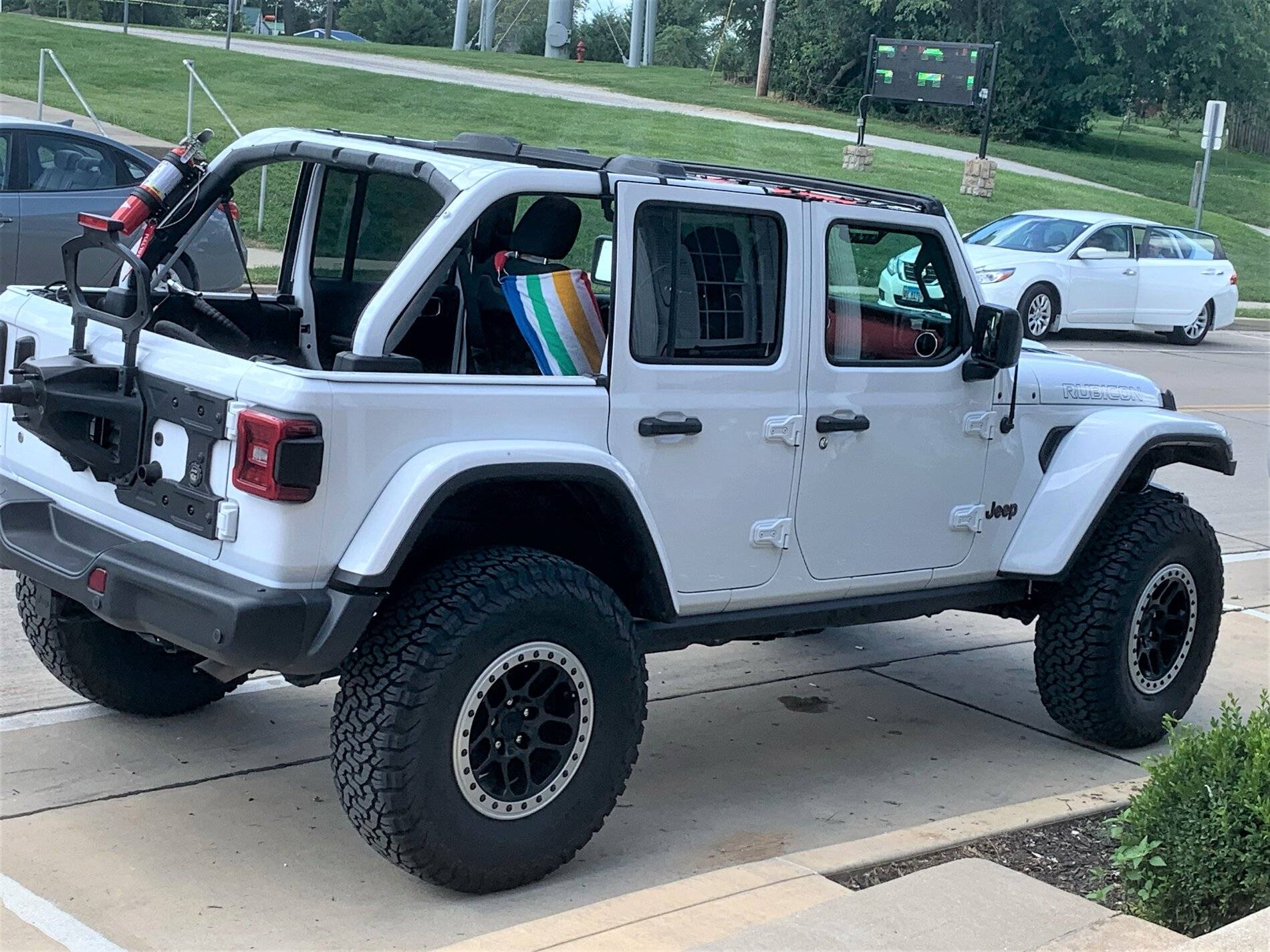 Jeep Wrangler JL 37x12.5 on Mopar Beadlocks? lautaro mods