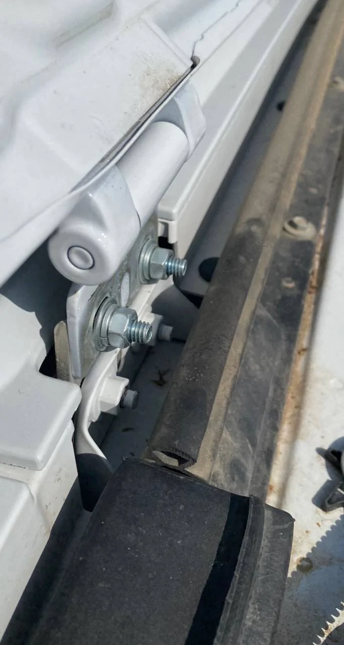 Jeep Wrangler JL Loud Fans???? hood hinge extension a (1)