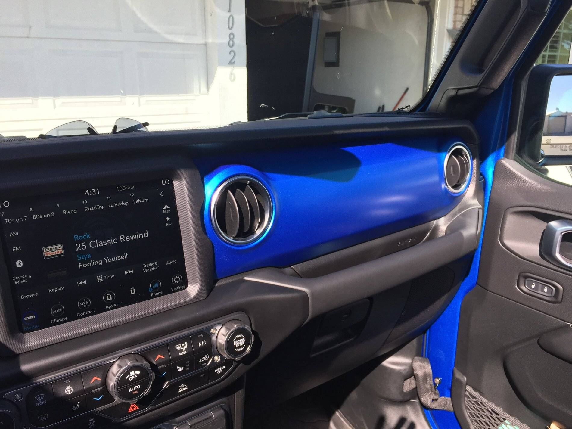 Jeep Wrangler JL Hydro Blue dash panels DE750A3C-F2C9-46E1-91E1-6D4779A10B4F
