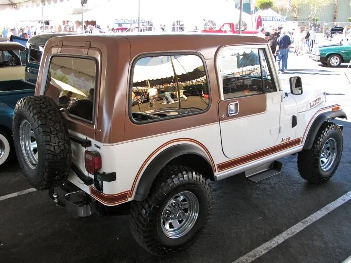 Jeep Wrangler JL Painted Door Upper? bdb19ef9c617f25a56bbaa41df473864--jeep-cj-black-labs