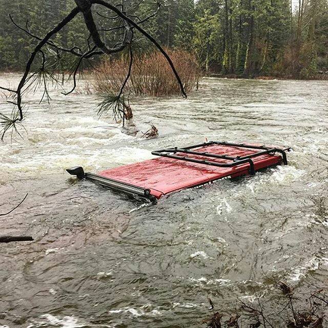 Jeep Wrangler JL Will snorkel interfere with fold down windshield? 2dty8lu