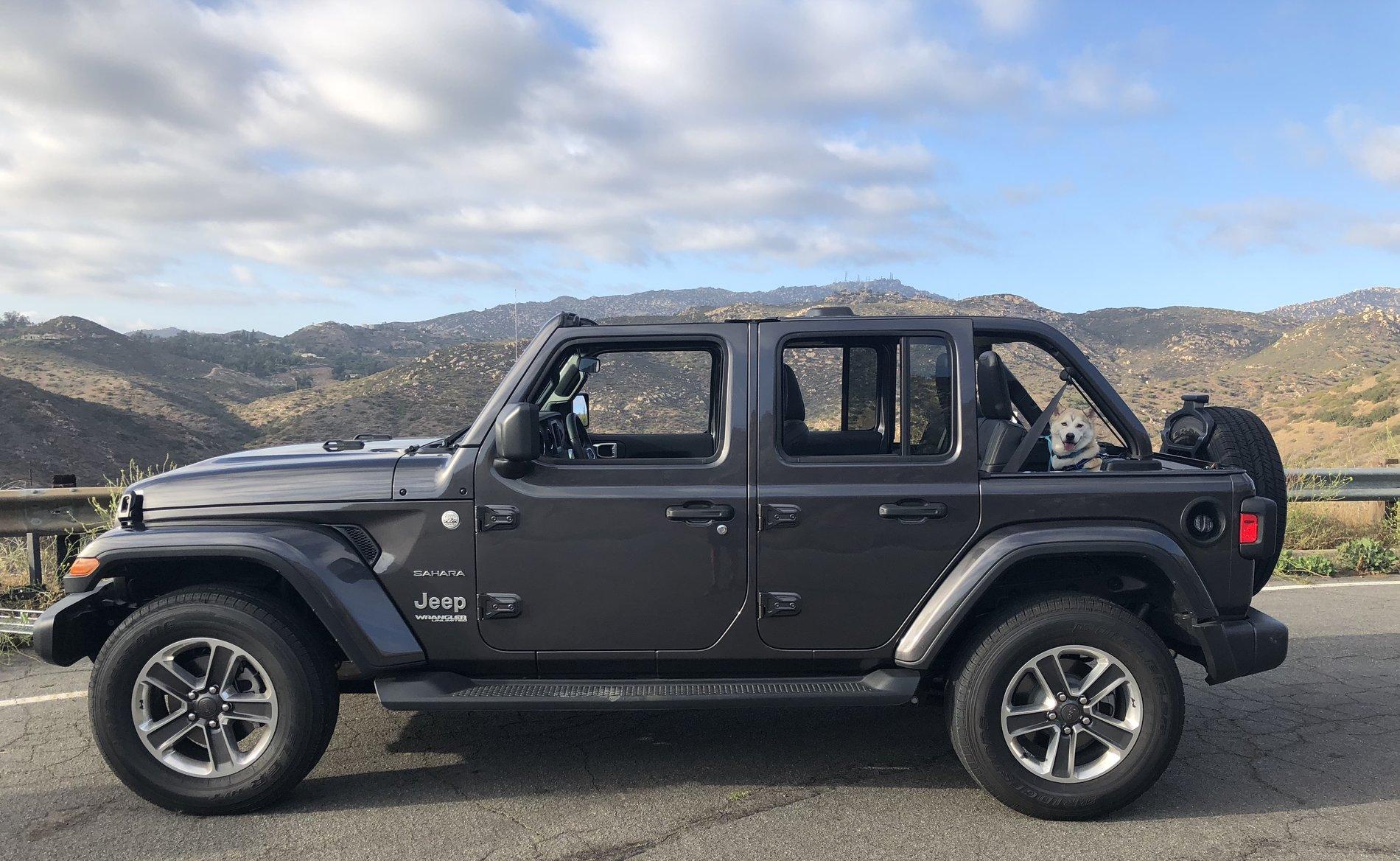 Jeep Wrangler JL Fellow Dog Lovers 8F077926-88A0-4B25-8E56-7DFC7446FB01