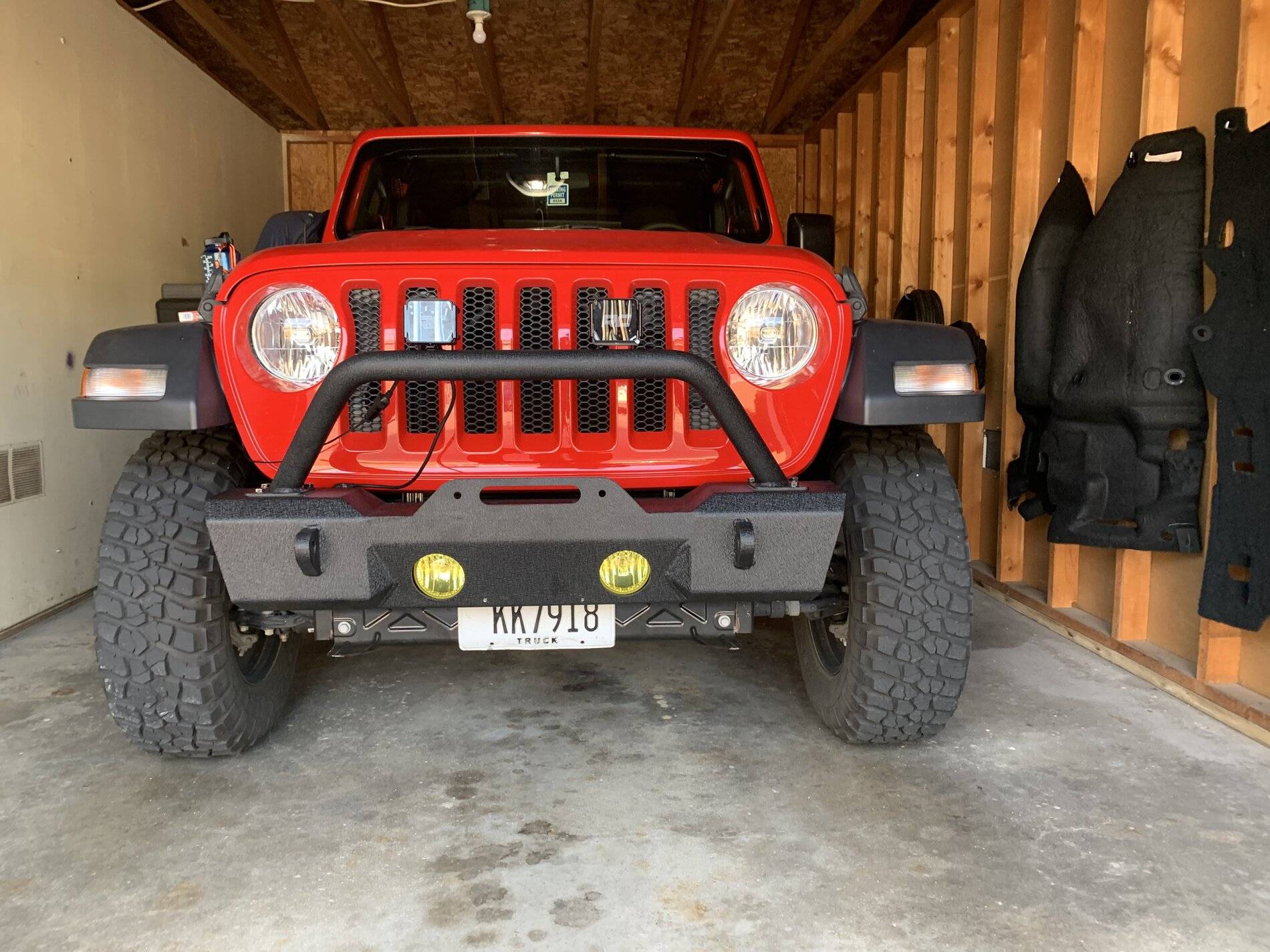 Jeep Wrangler JL Wrangler 2DR Red 2466DEFC-96FD-47C4-B977-ACA679033C08