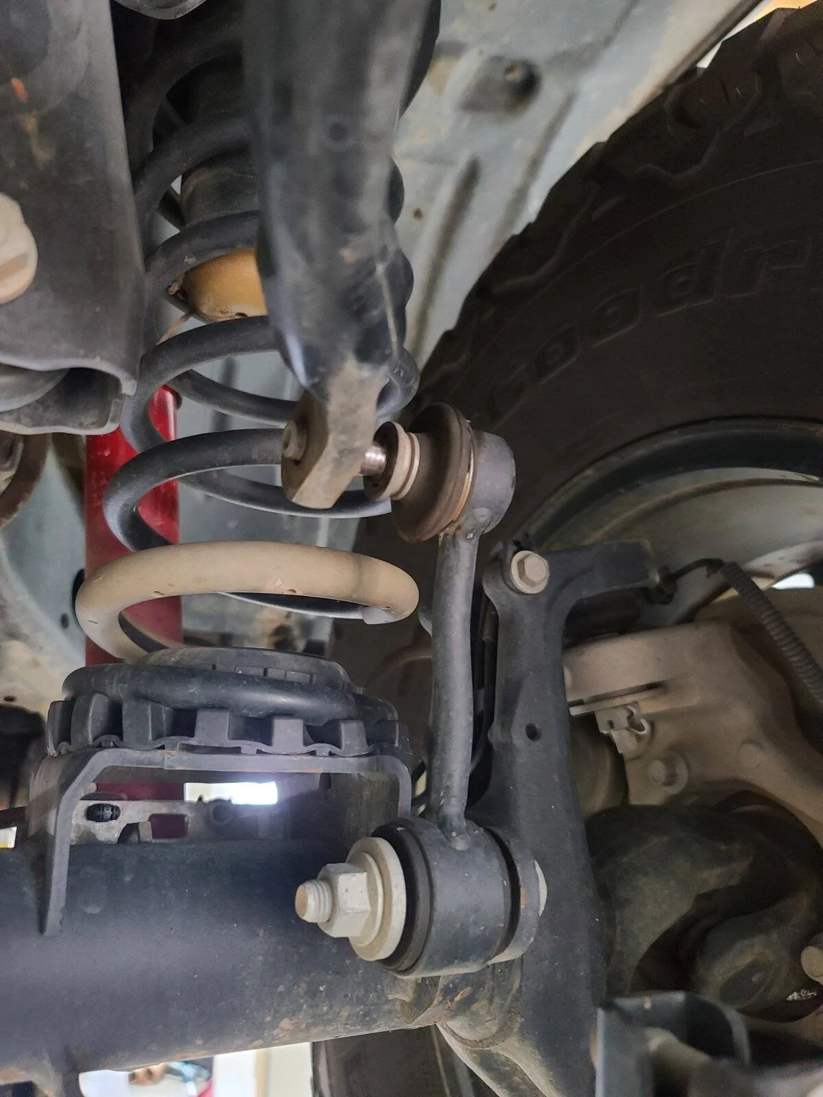Jeep Wrangler JL Sway bar link nut missing and thread stripped with no seeming explanation 20210828_150222