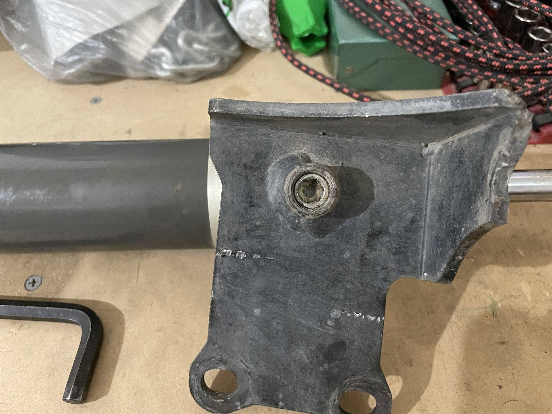 Jeep Wrangler JL Teraflex Steering Stab Bracket Removal 25900007-83CC-4D4F-BC21-7108F3A9E971