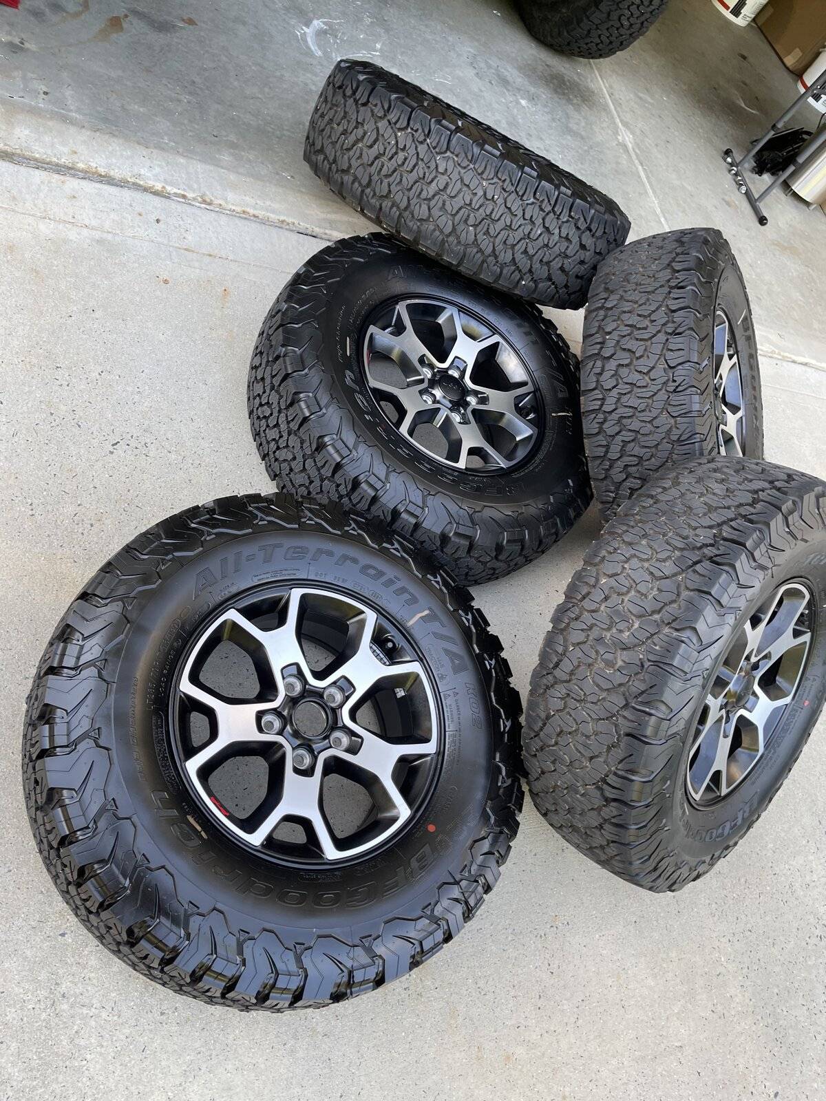 Jeep Wrangler JL 5 Rubicon Wheels/Tires/TPMS C99E15FE-2899-40B9-88B1-0282B124A23F