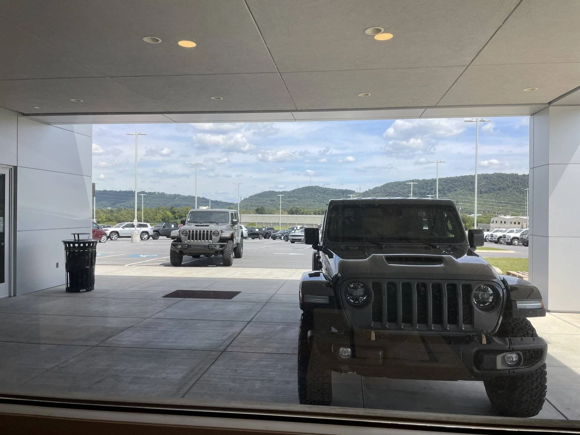 Jeep Wrangler JL Picking her up today! Sting Gray 392 09C7AB64-09AE-4616-B805-F2C39116C1FE