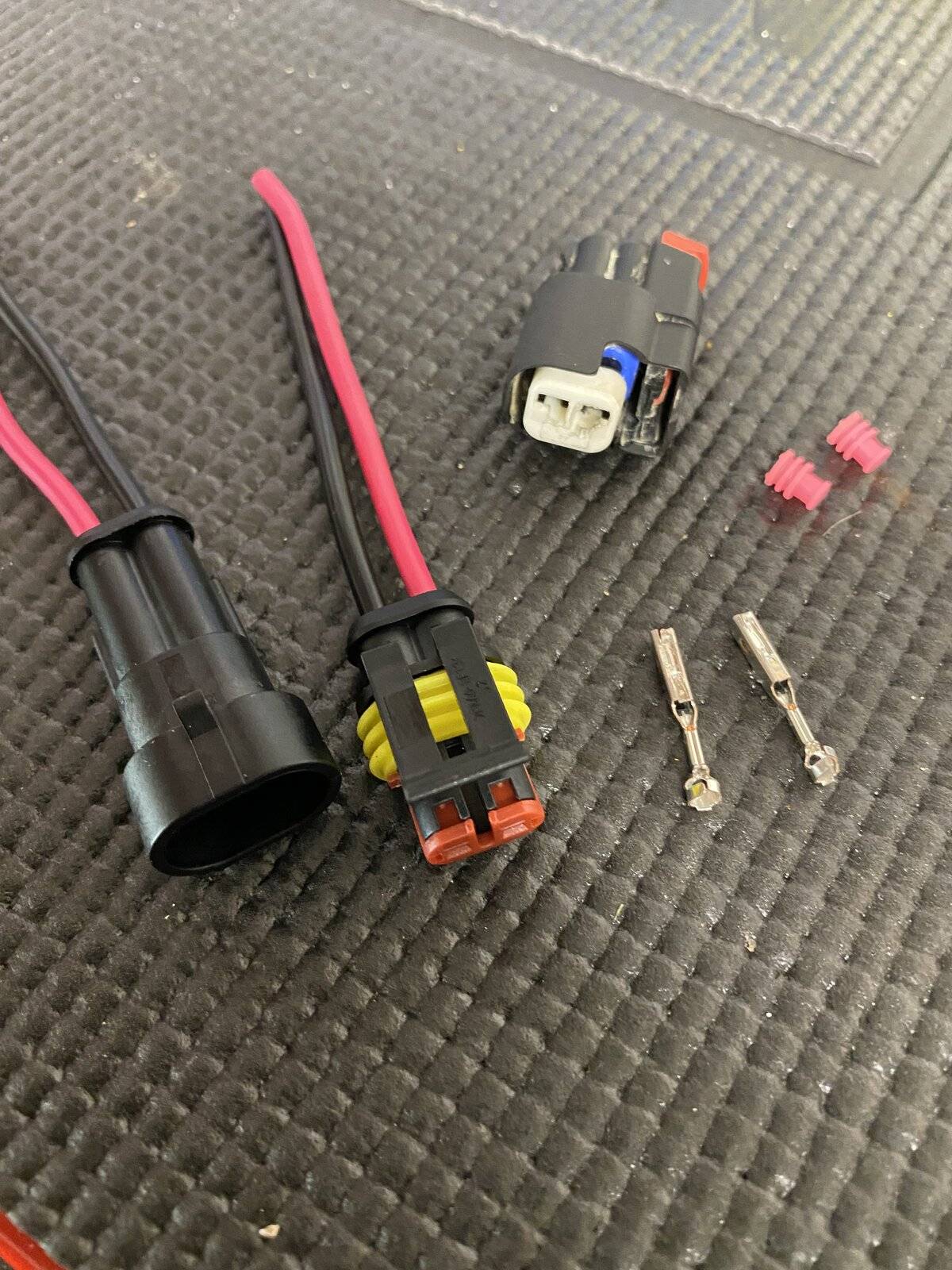 Jeep Wrangler JL Broken front speed sensor connector 1630860836219